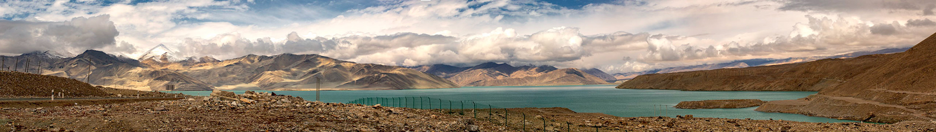Panorama of lake Karakoram, in the himalaya, on the border of China, Tatjikistan and Pakistan.