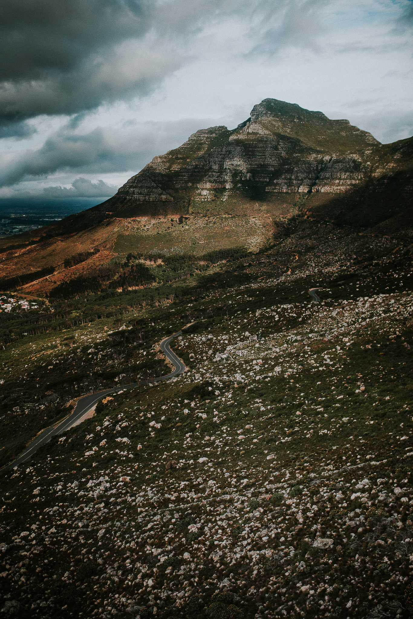 Atemberaubende Landschaft in Südafrika – weite Ebenen, majestätische Berge und unberührte Natur.