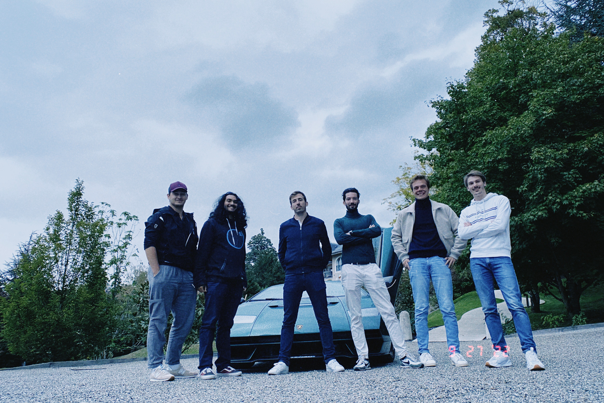 Cadrage : Loris Tresallet & Andry Carpentier / Son : FJR POV / Pilote : Romain Monti / Aide : Jeremy Battermy 