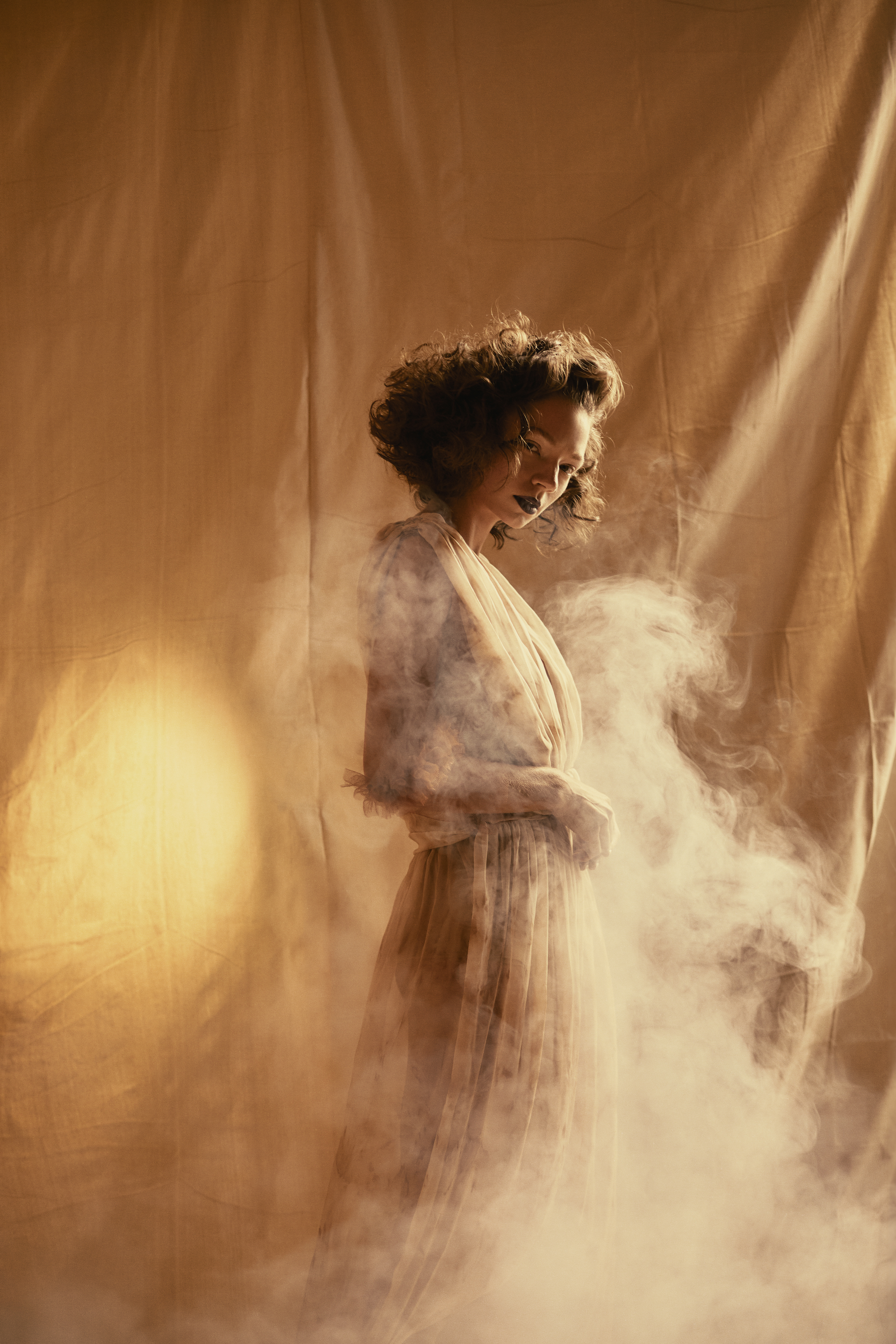 Photographer: Dariane Sanche / Model: Noémie Charest / Model agency: Montage Models / Makeup Artist: Anabelle Deschamps / Artistic Director: Valérie Duplain / Scenographer: Marc-Antoine Gascon