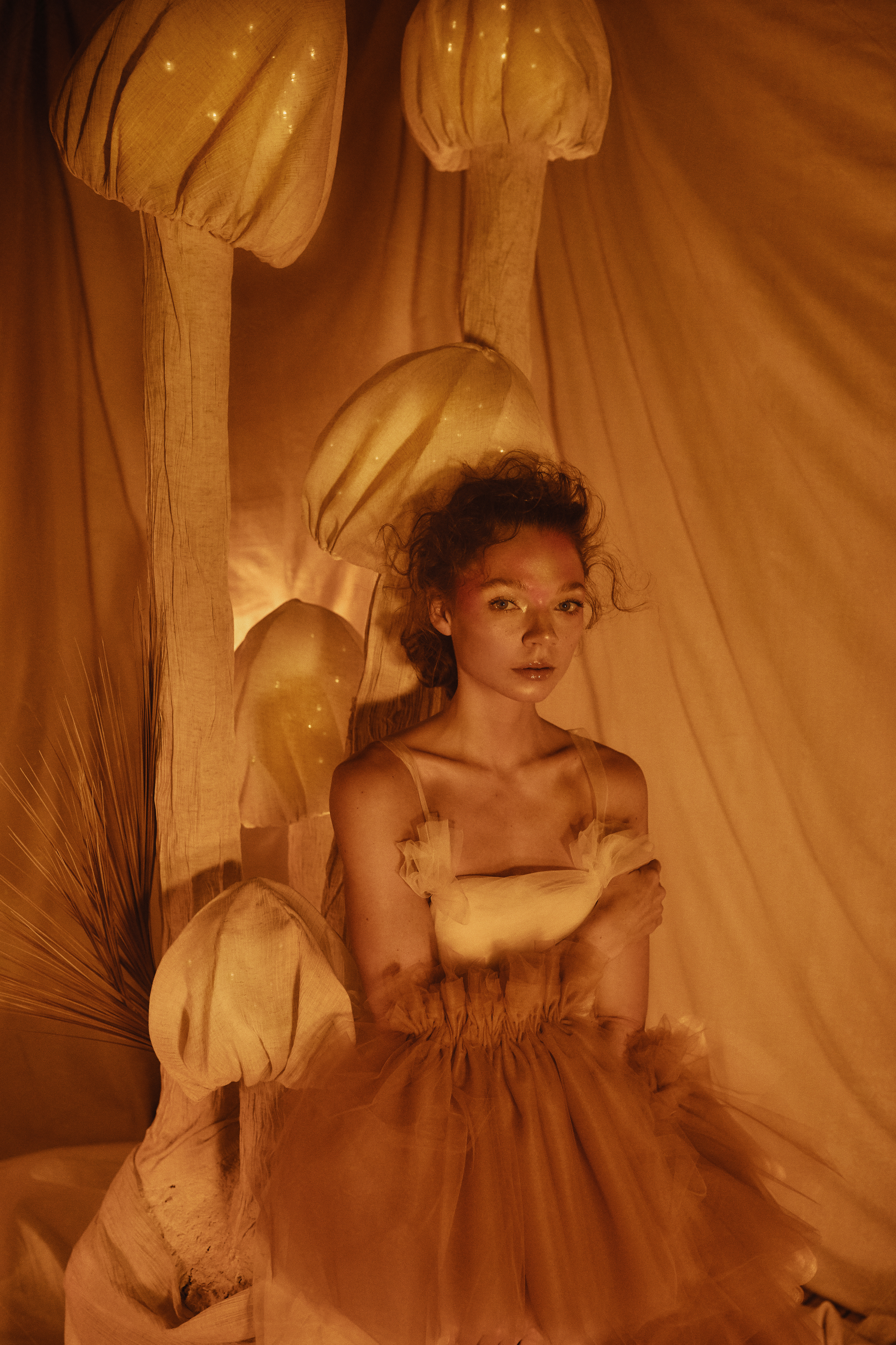 Photographer: Dariane Sanche / Model: Noémie Charest / Model agency: Montage Models / Makeup Artist: Anabelle Deschamps / Artistic Director: Valérie Duplain / Scenographer: Marc-Antoine Gascon