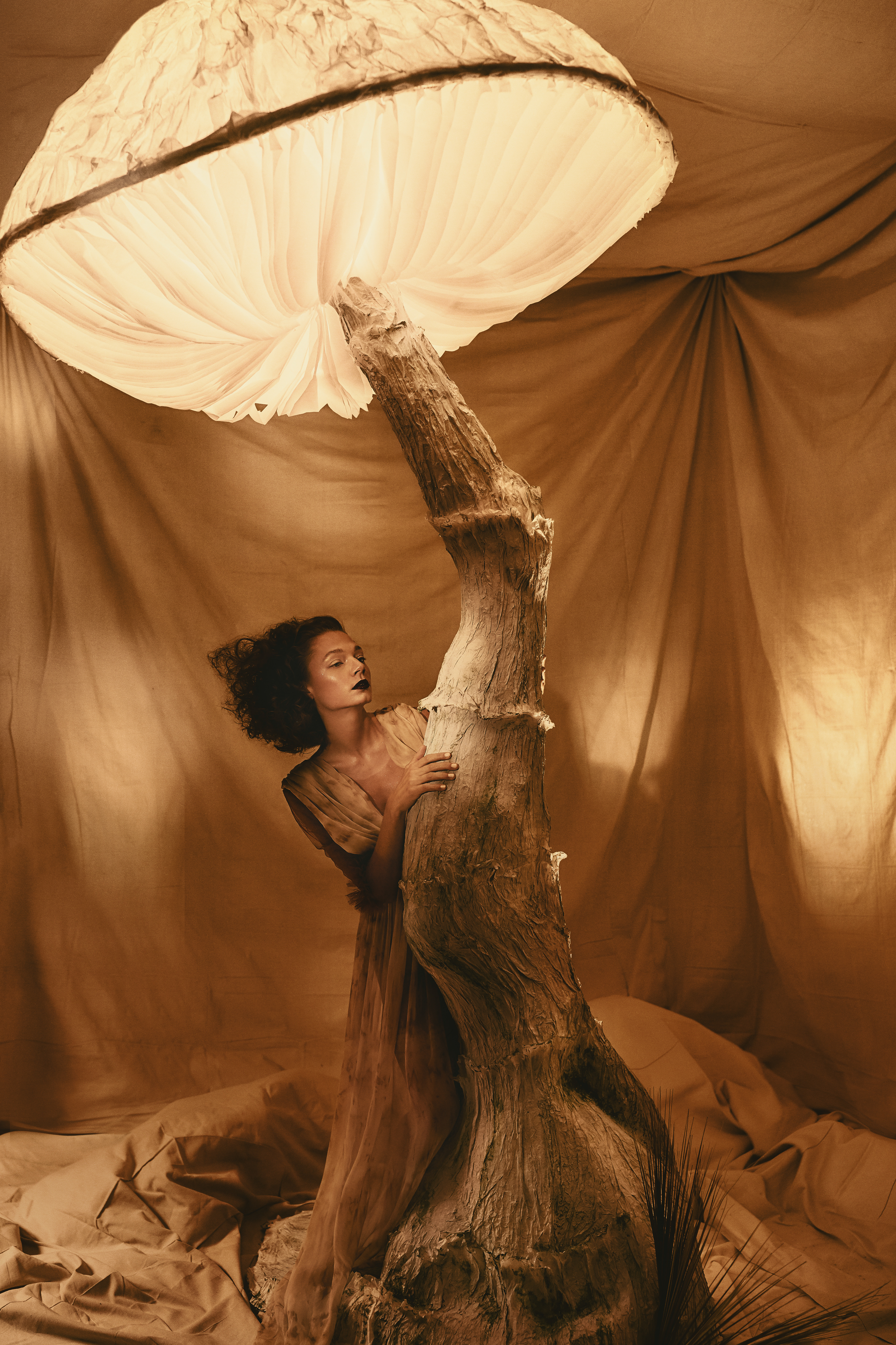 Photographer: Dariane Sanche / Model: Noémie Charest / Model agency: Montage Models / Makeup Artist: Anabelle Deschamps / Artistic Director: Valérie Duplain / Scenographer: Marc-Antoine Gascon