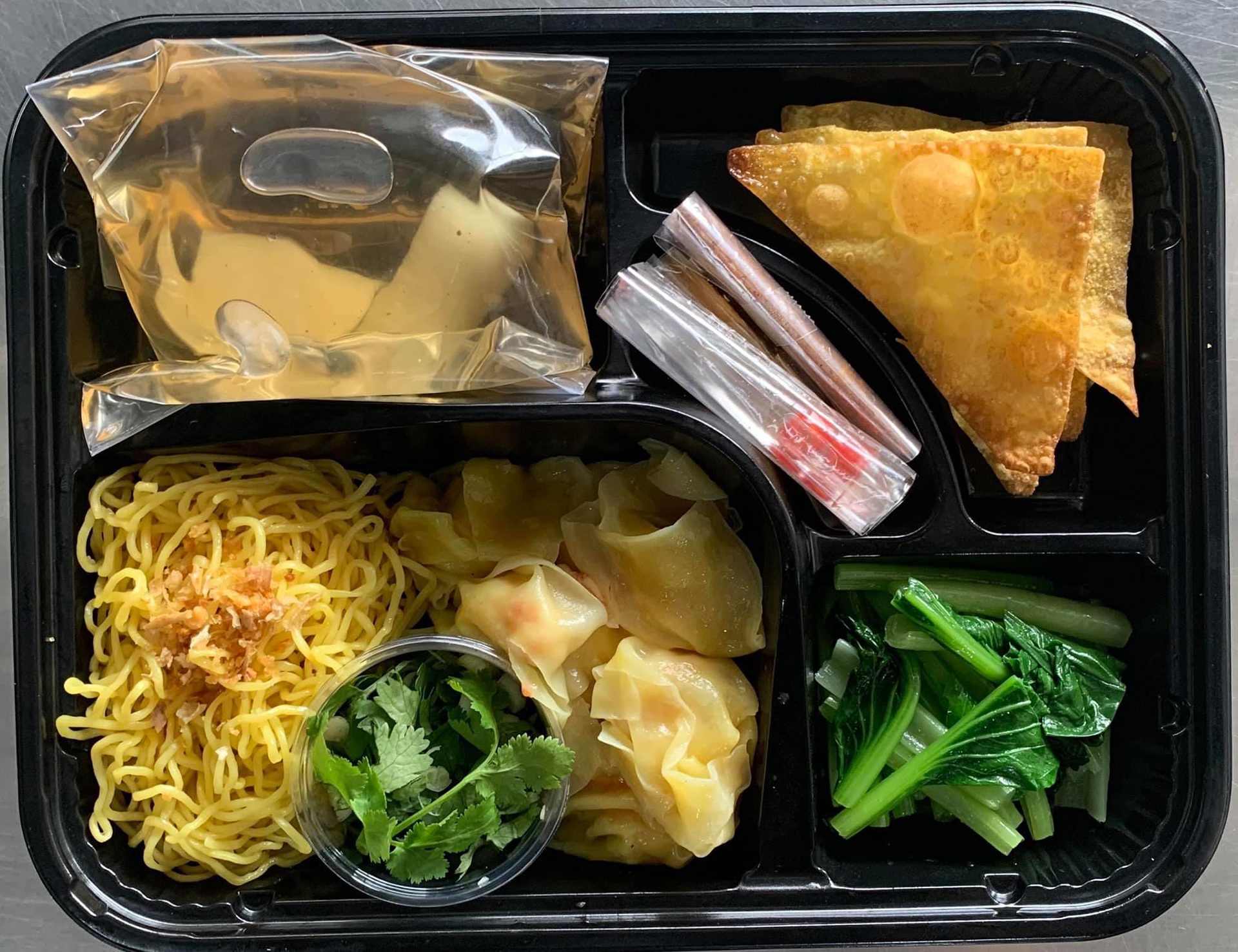 บะหมี่เกี๊ยวกุ้ง (กุ้งล้วน)