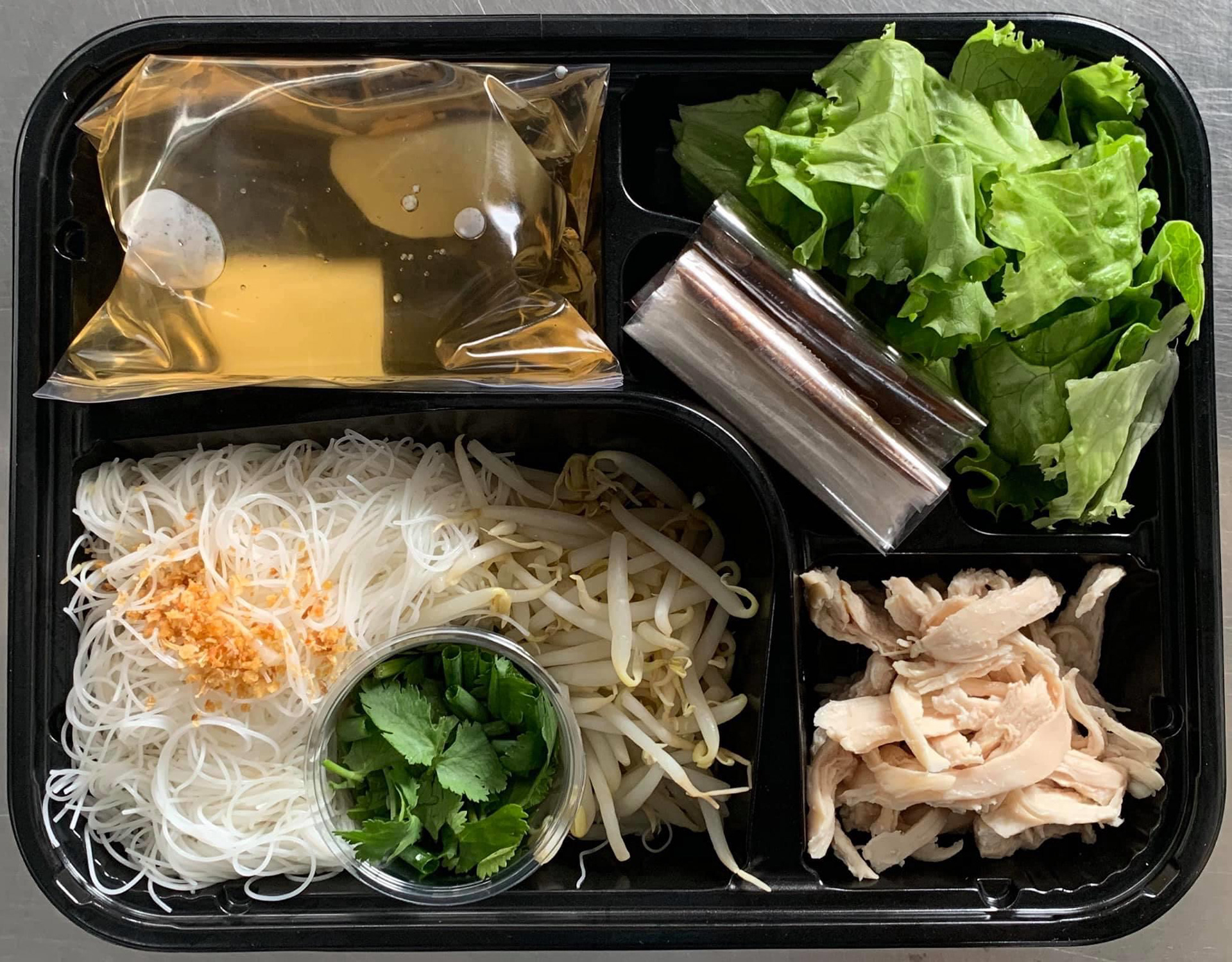 ก๋วยเตี๋ยวไก่ฉีก (เส้นหมี่)