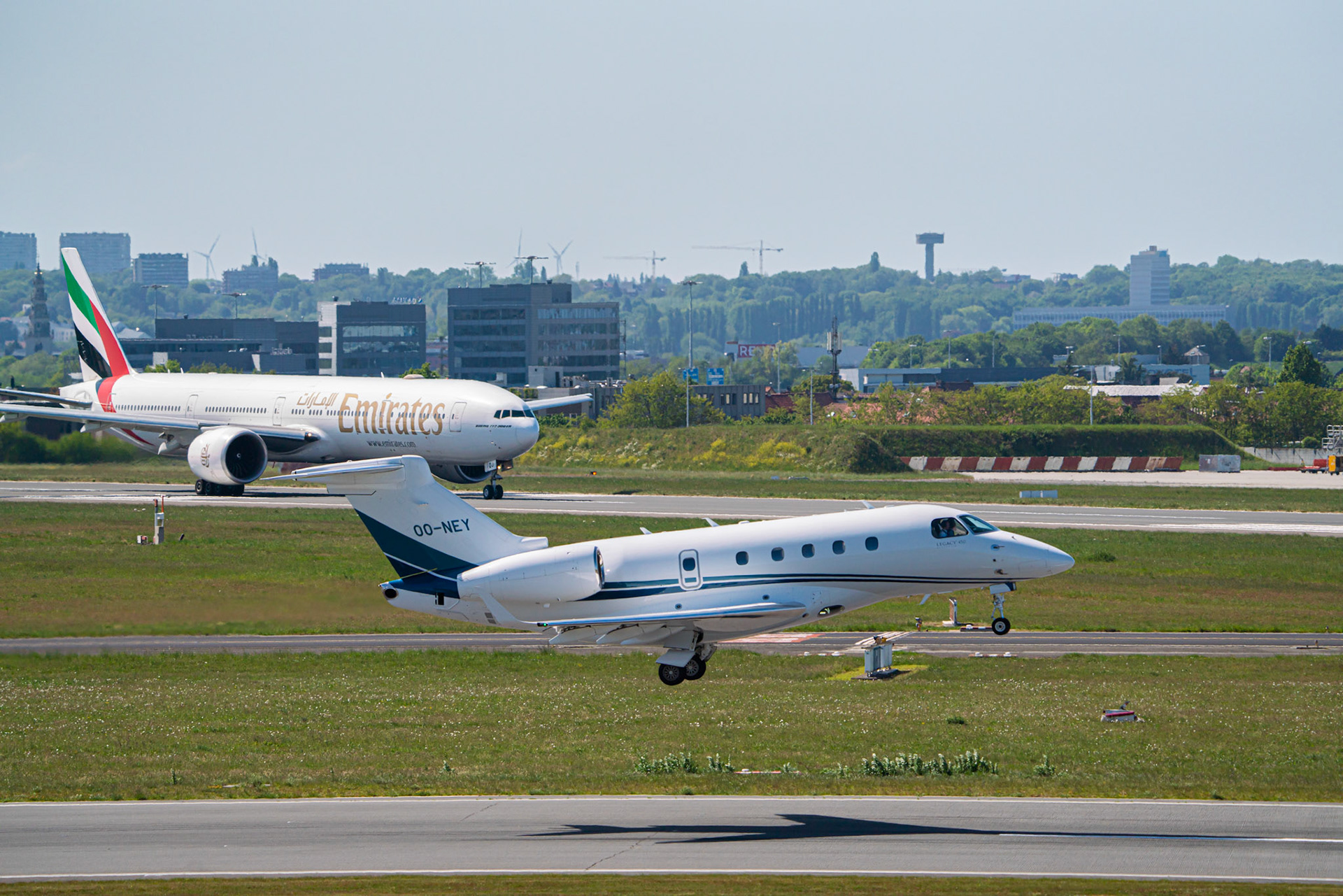 Embraer Legacy 450 - Boeing 777-300ER