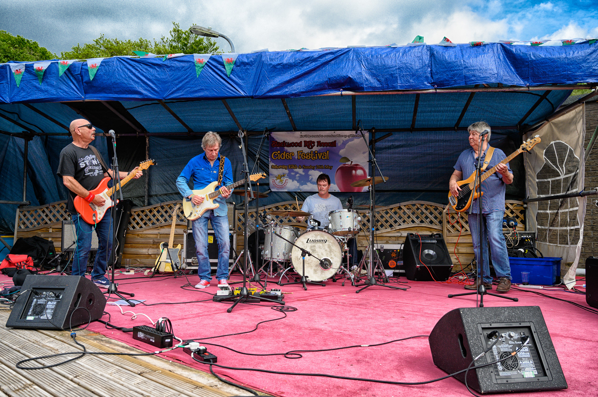 Tres Hombres at The Blackwood Rugby Club Cider Festival 2019.