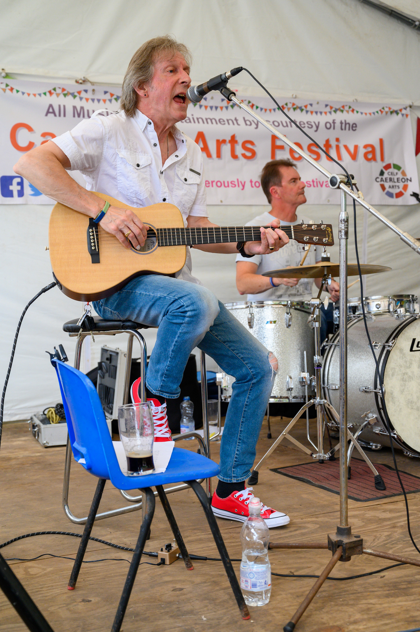 Tres Hombres perform an unplugged set at The Bell Inn as part of Caerleon Festival 2019.