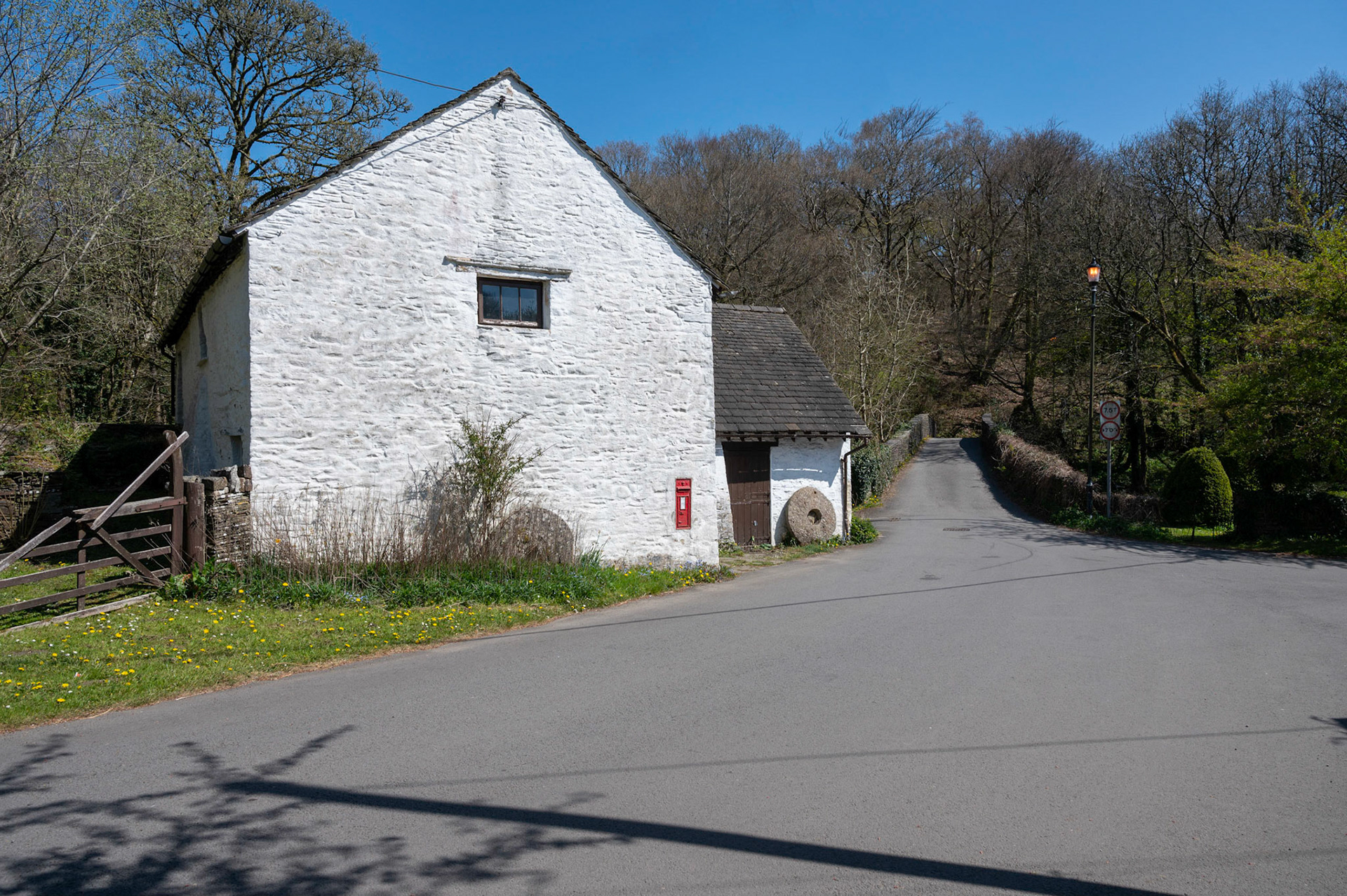 Walk around Pontllanfraith and Gelligroes.