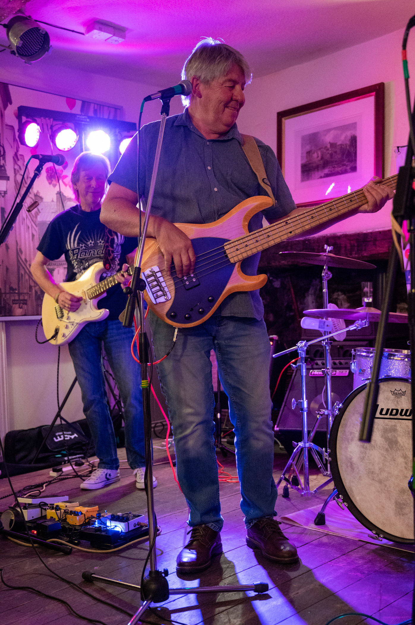 Tres Hombres perform at The Three Tuns, Chepstow.