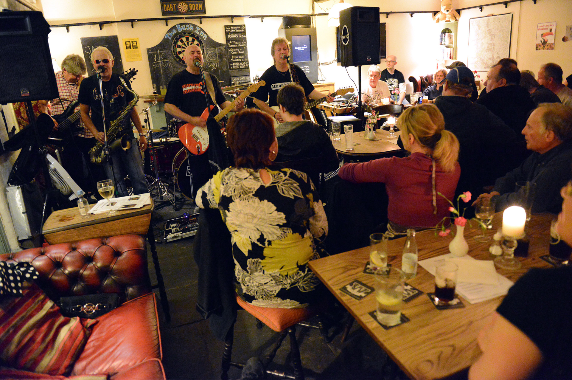 Tres Hombres play at The Bush Inn, Upper Cwmbran.