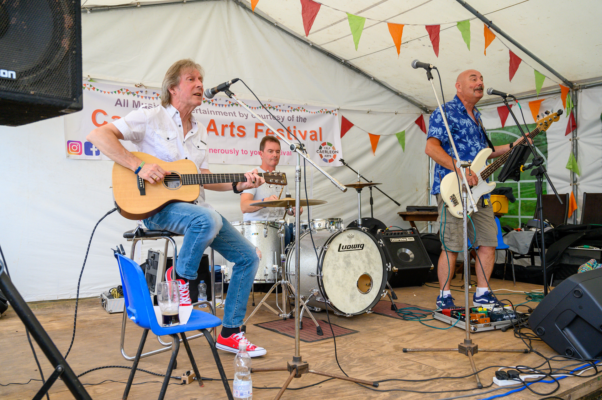Tres Hombres perform an unplugged set at The Bell Inn as part of Caerleon Festival 2019.