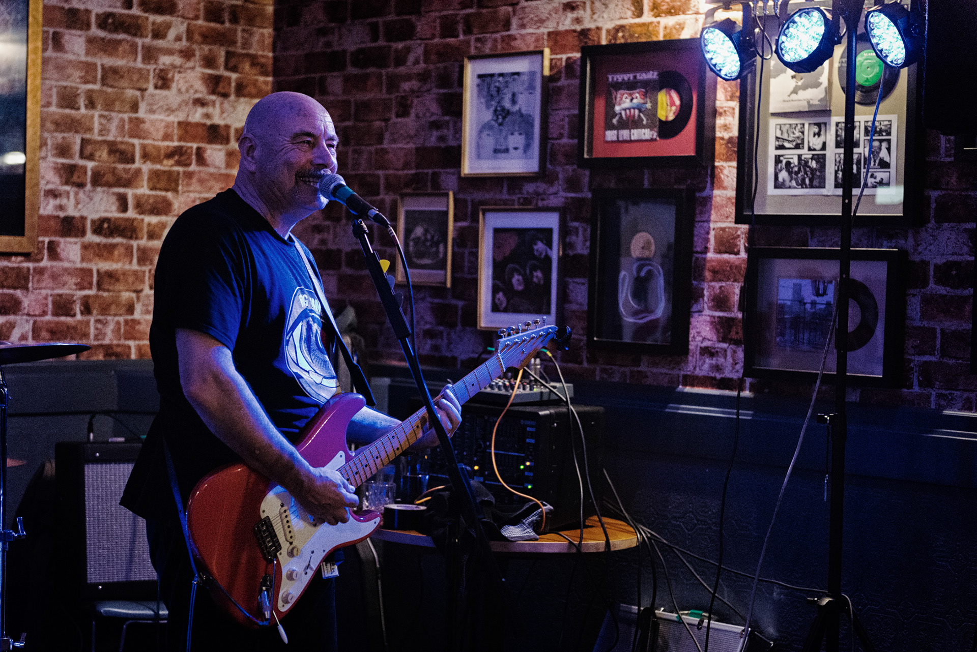 Tres Hombres perform at The Albion, Penarth, 15/12/17. Band Members include Andy Berry, John Morris, Robert Bennett and Wayne Evans.