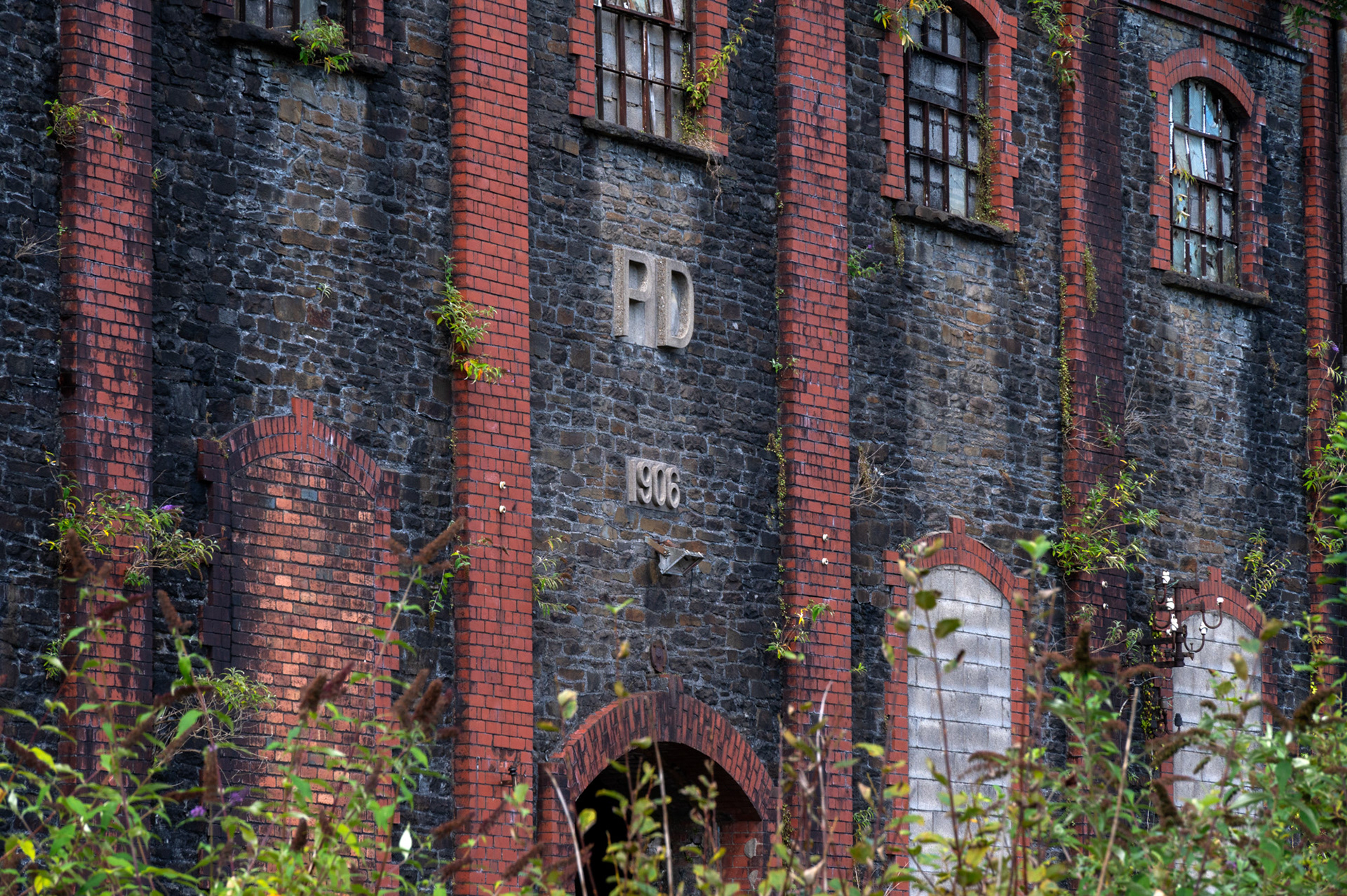 The now derelict pithead gear and winding house at Penallta Colliery, Ystrad Mynach.