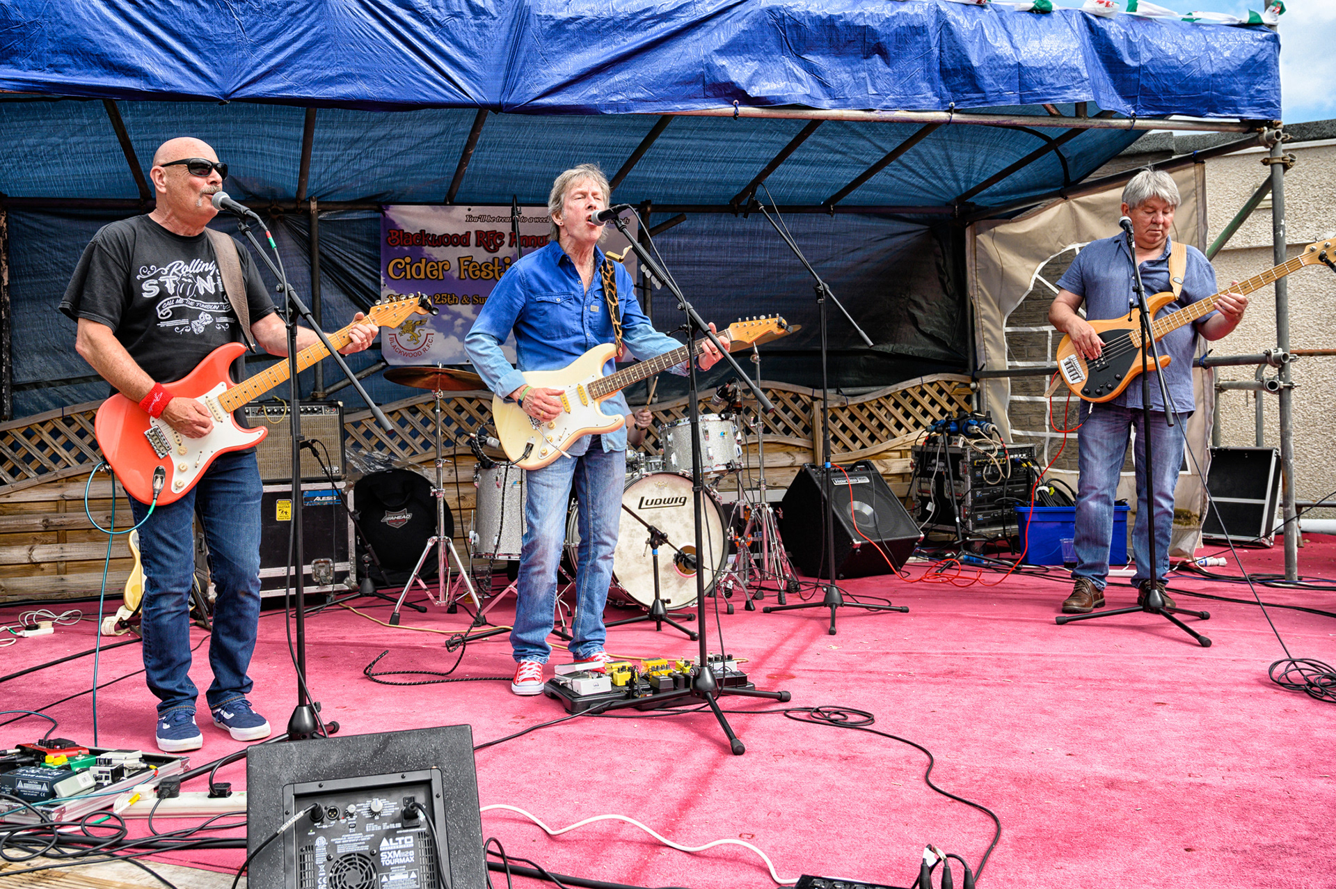 Tres Hombres at The Blackwood Rugby Club Cider Festival 2019.