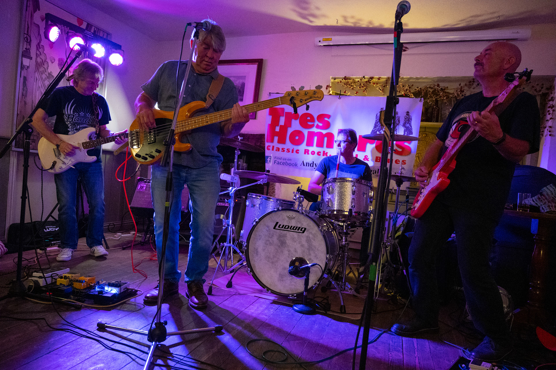 Tres Hombres perform at The Three Tuns, Chepstow.