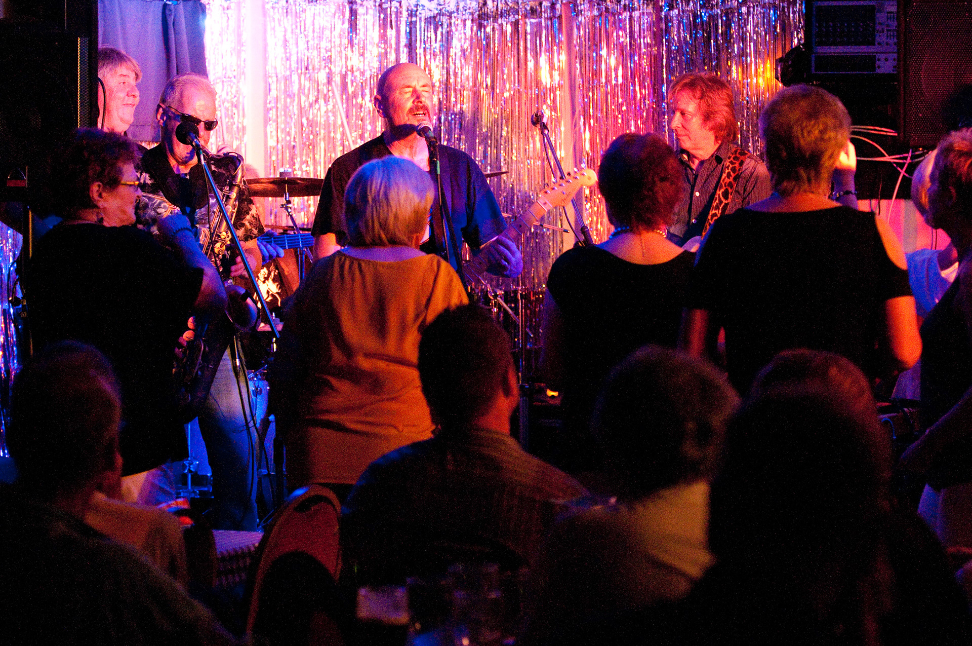 Tres Hombres perform at The Borough Blues Club, New Inn, Saturday 1/6/13.