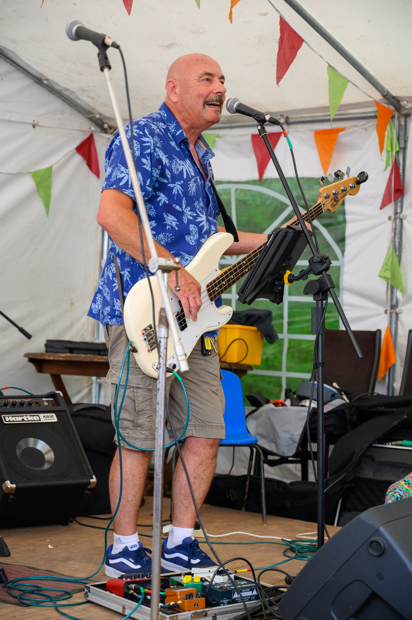 Tres Hombres perform an unplugged set at The Bell Inn as part of Caerleon Festival 2019.