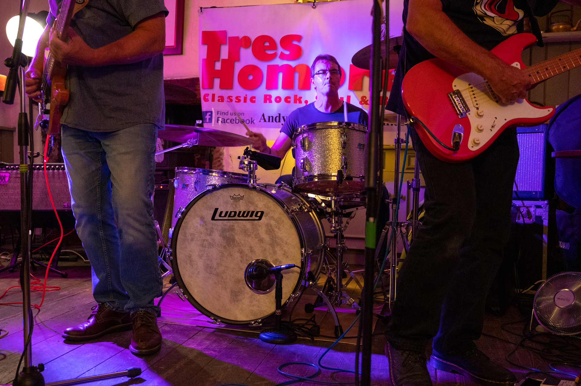 Tres Hombres perform at The Three Tuns, Chepstow.