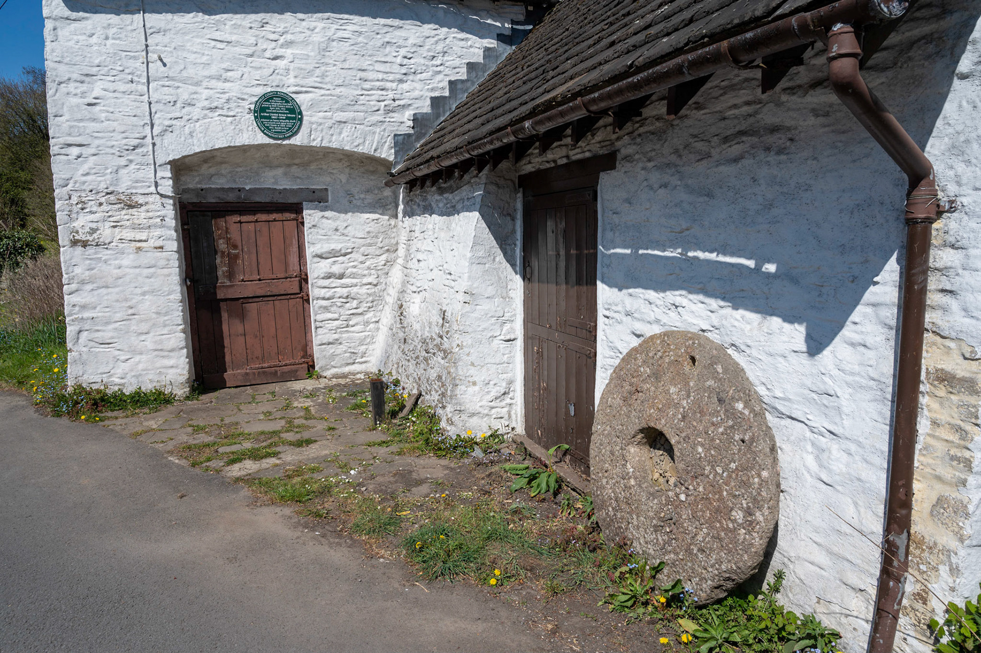 Walk around Pontllanfraith and Gelligroes.