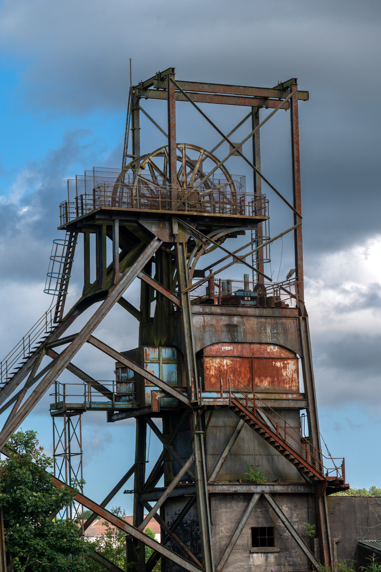 The now derelict pithead gear and winding house at Penallta Colliery, Ystrad Mynach.