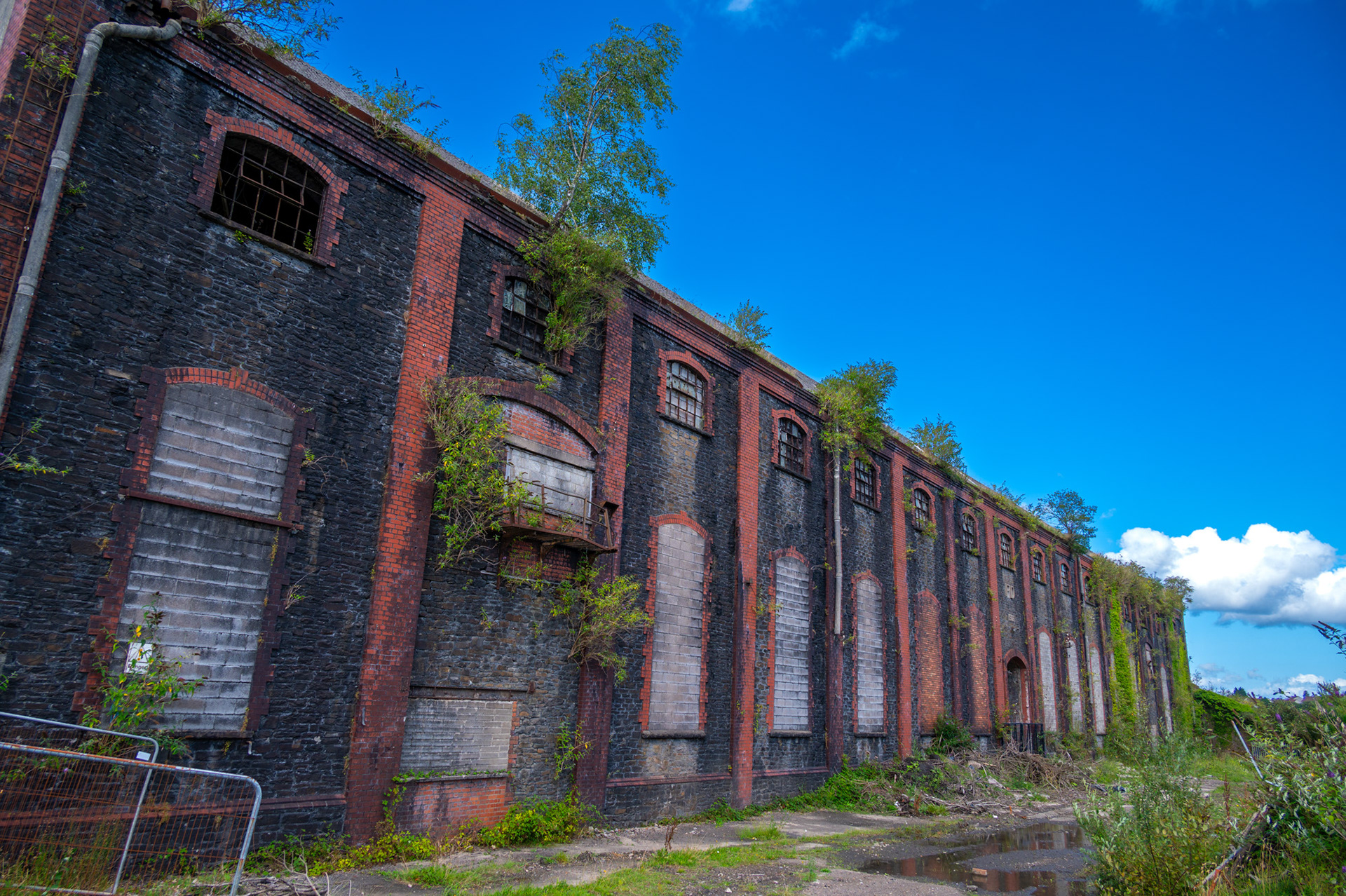 The now derelict pithead gear and winding house at Penallta Colliery, Ystrad Mynach.
