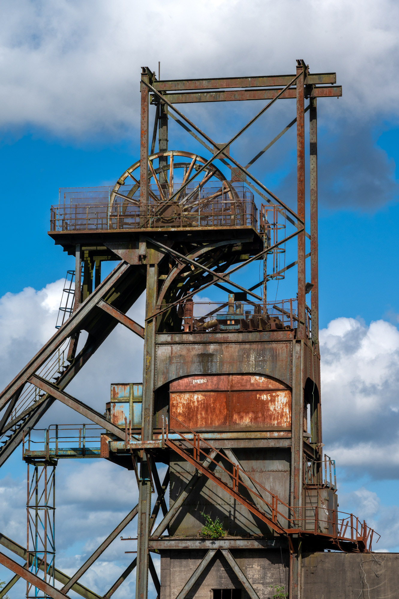 The now derelict pithead gear and winding house at Penallta Colliery, Ystrad Mynach.