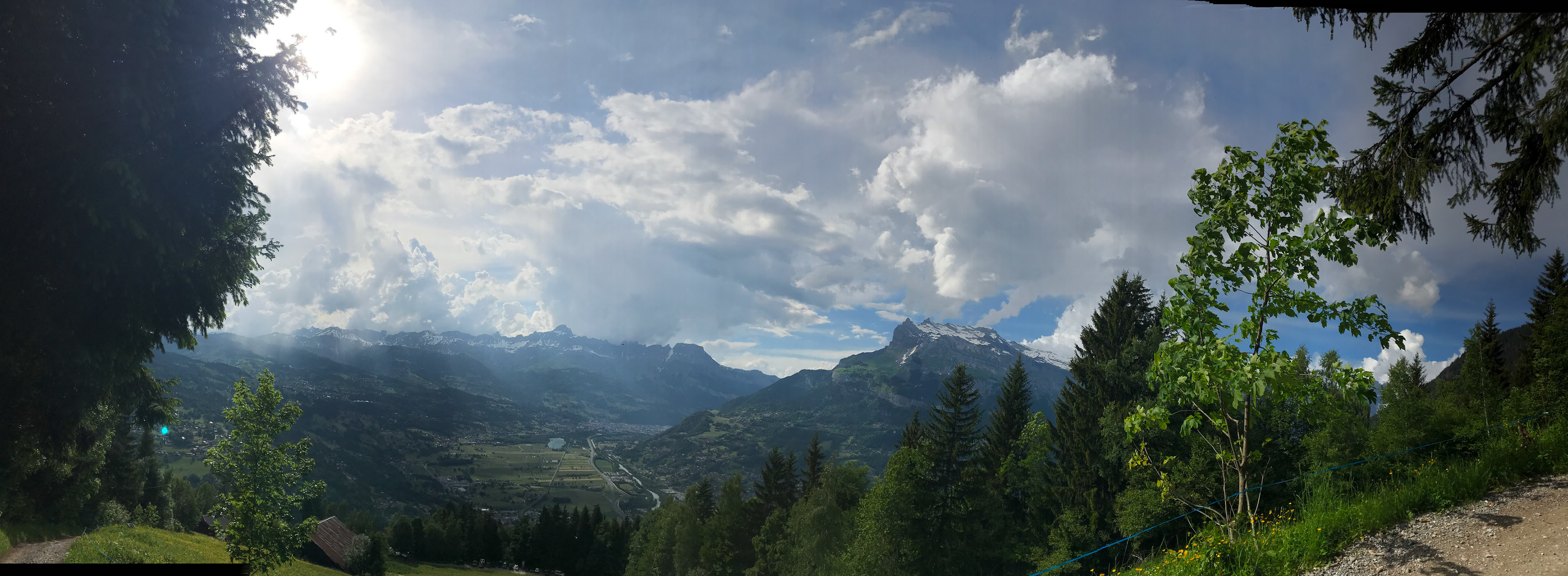View from above Saint Gervais / Vue d'en haut Saint Gervais