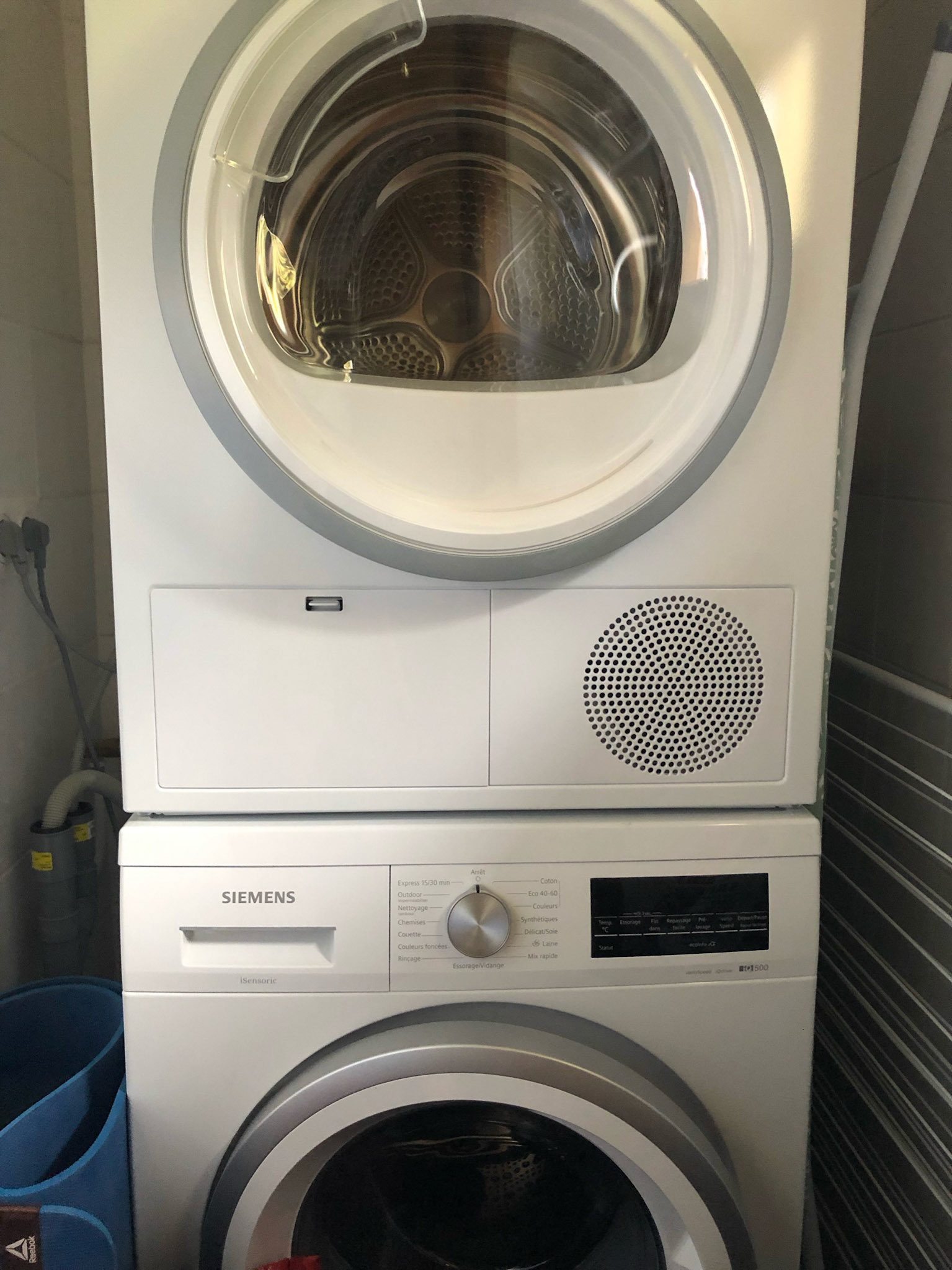 Middle floor laundry room