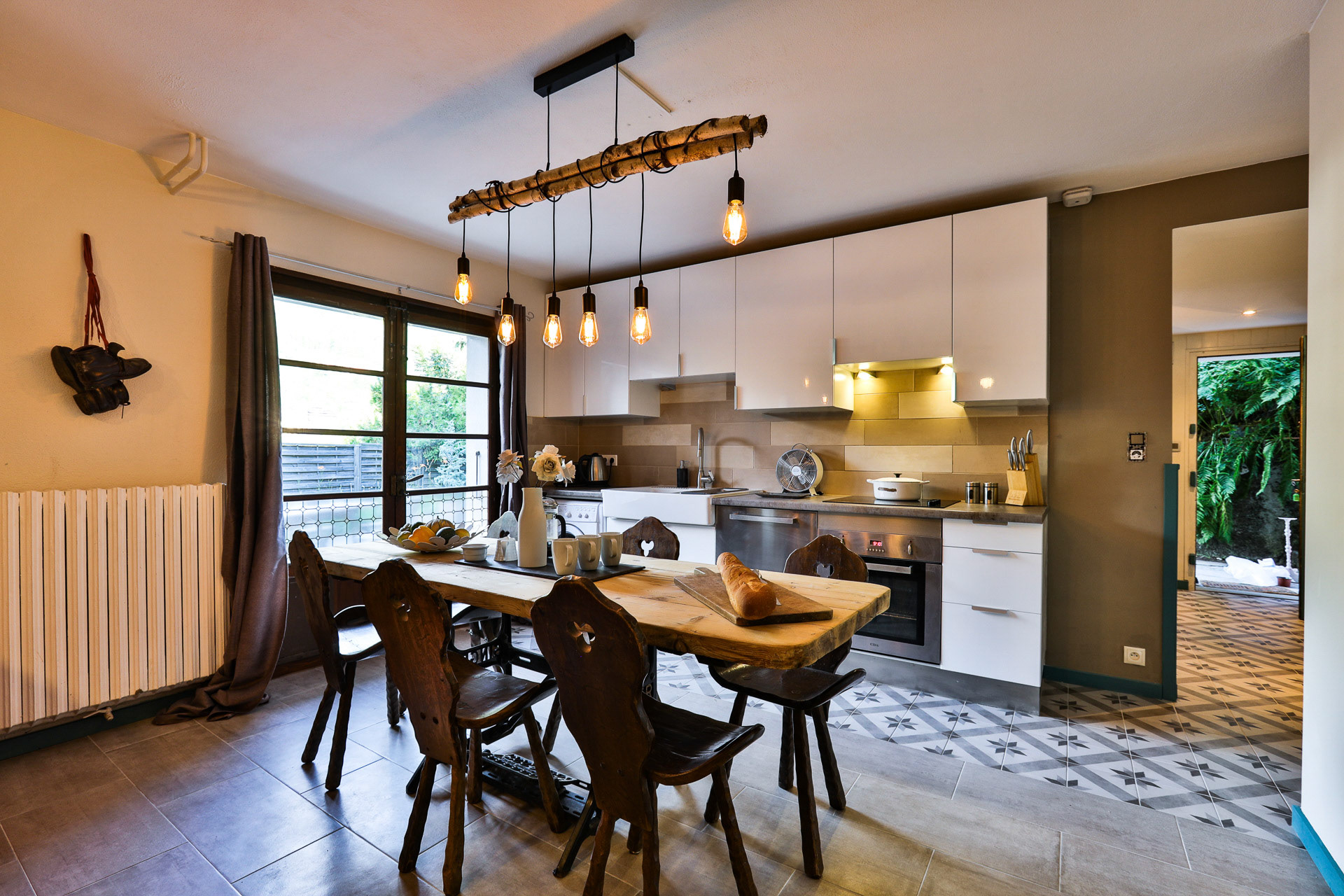 Dining area & Kitchen / Séjour et cuisine ouverte