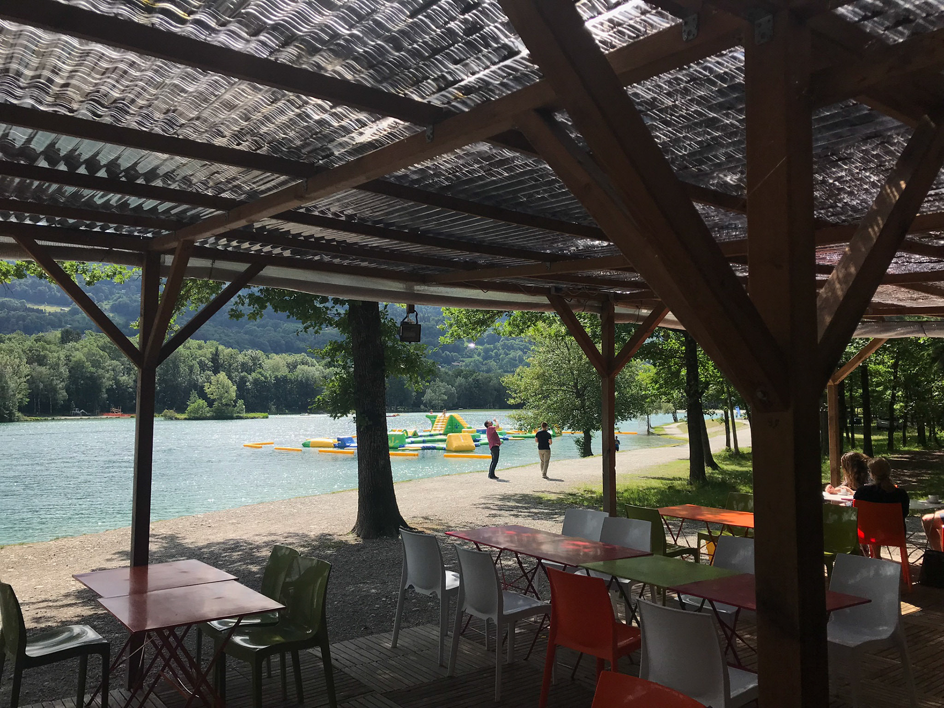 Lakeside restaurant / restaurant au bord du lac - Lac Passy