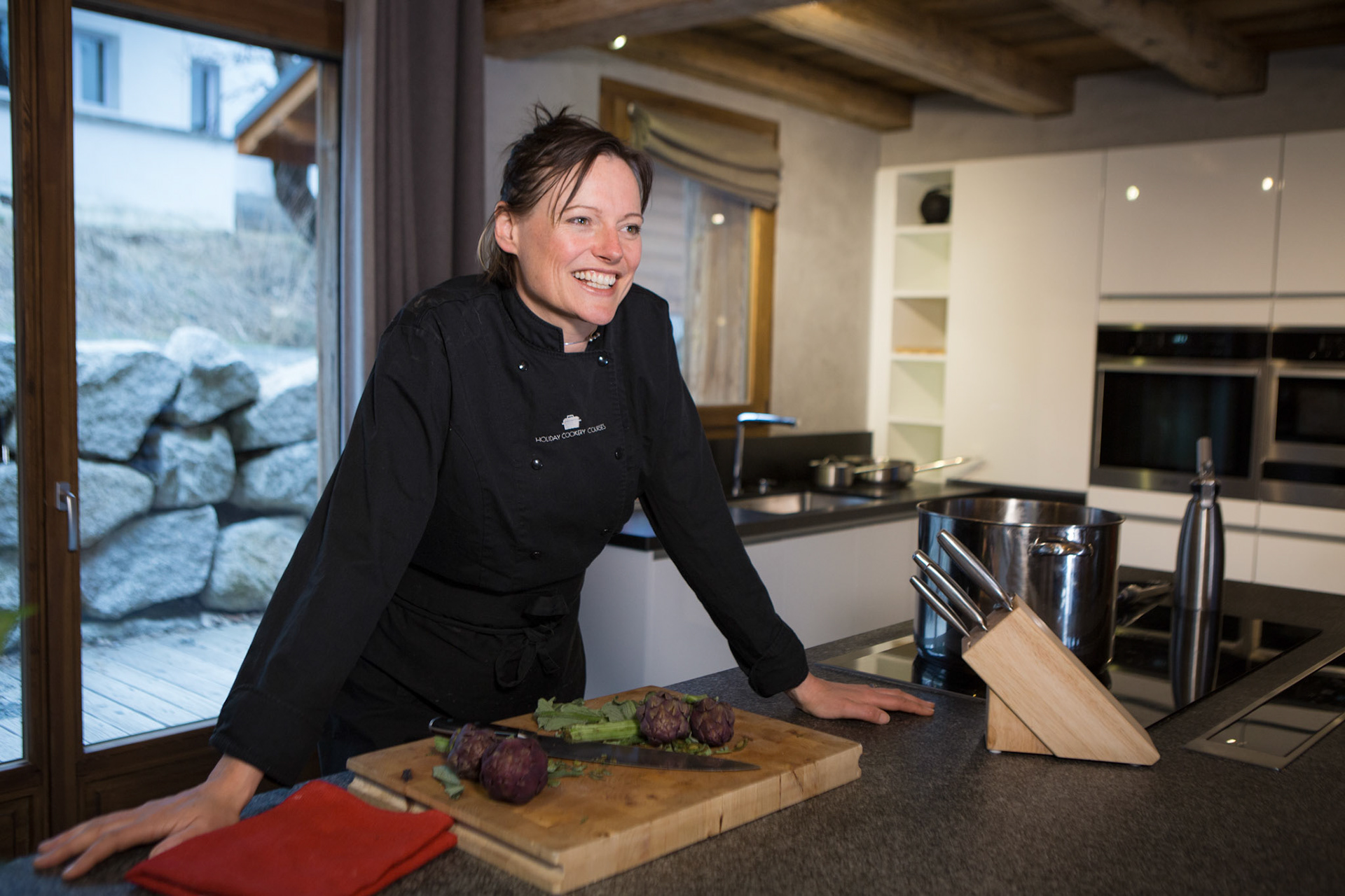 Extra: add a chef service for breakfast, dinner or special events / Extra: ajoutez un service de chef pour le petit-déjeuner, le dîner, les paniers-repas, les pique-niques, etc