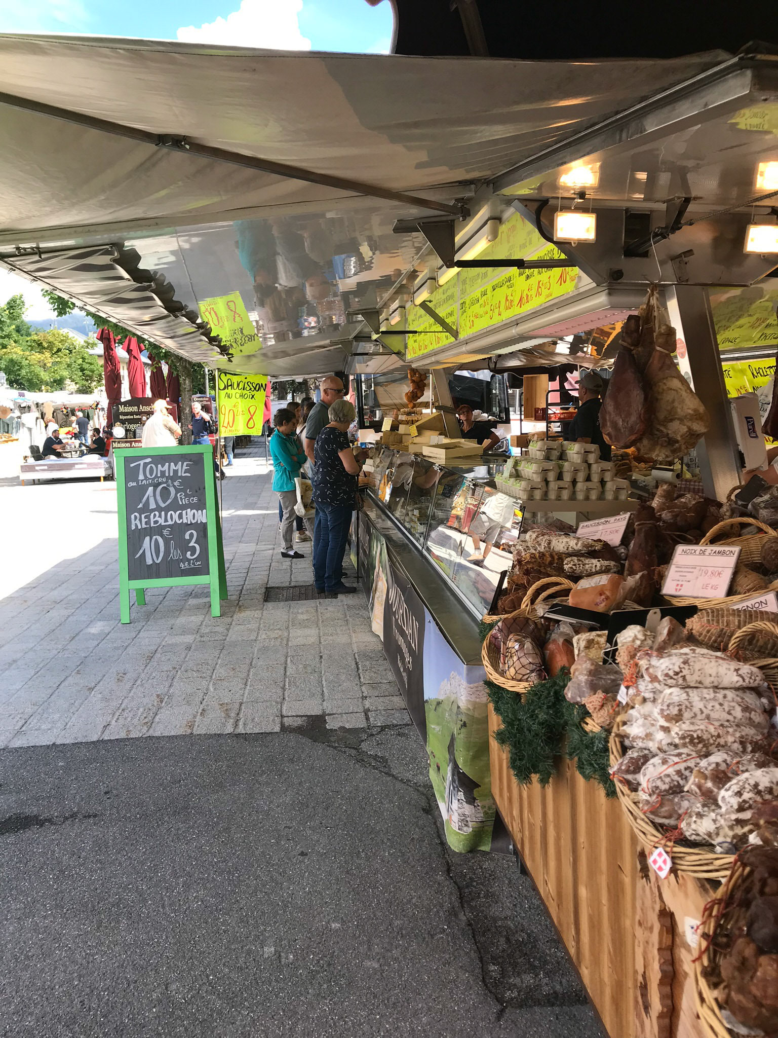 St G  Thursday market / Jeudi marché - Cheese/Fromage