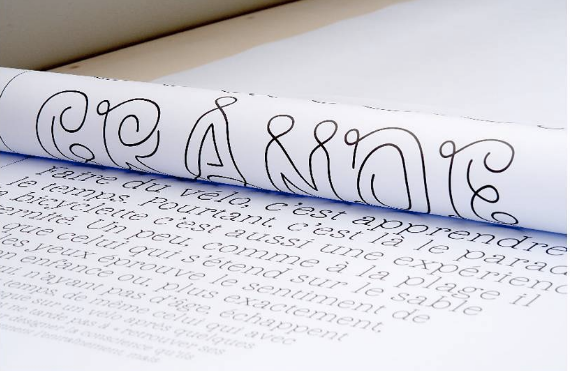 Photographies de la police d’écriture « Zircus ».