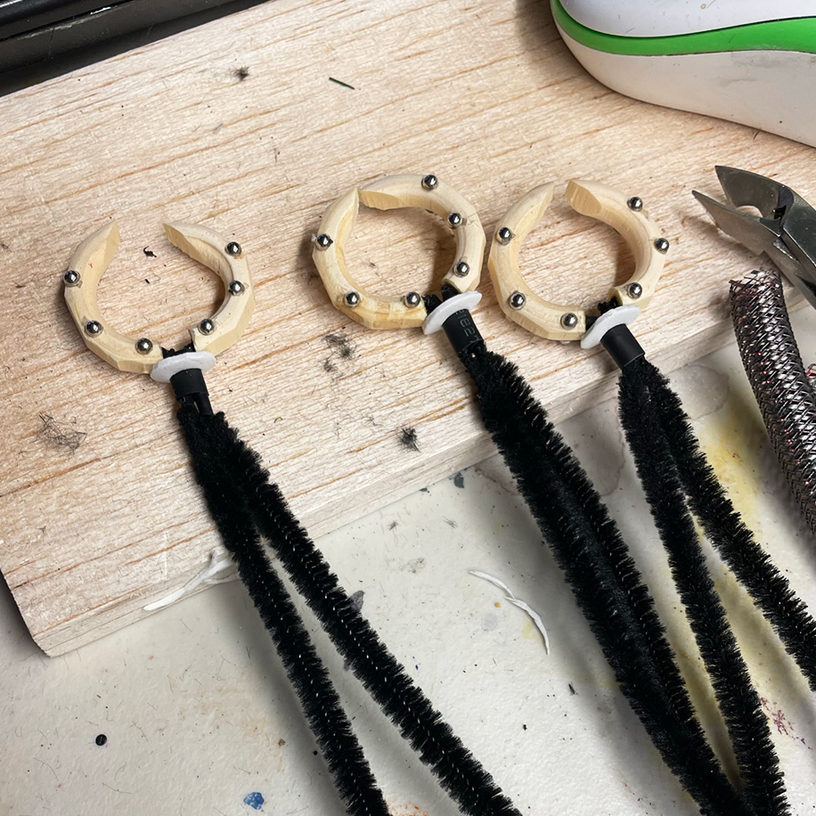 Pipe cleaner robo arm rig