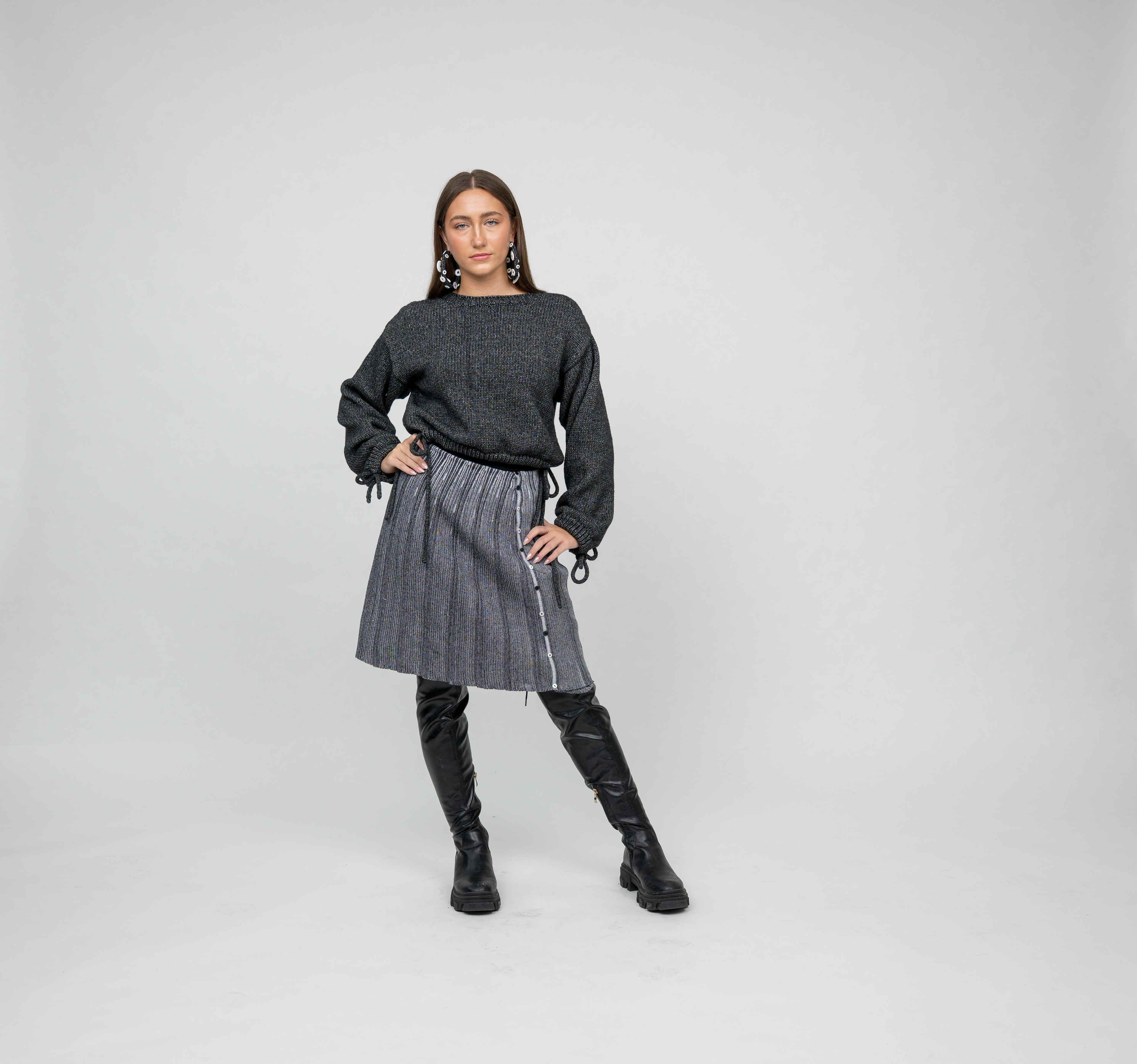 Sweater Knit Manually on Single Bed& Skirt Programmed and Knit on Stoll