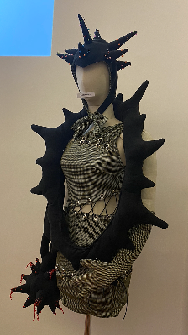 Spiked Drag Ensemble