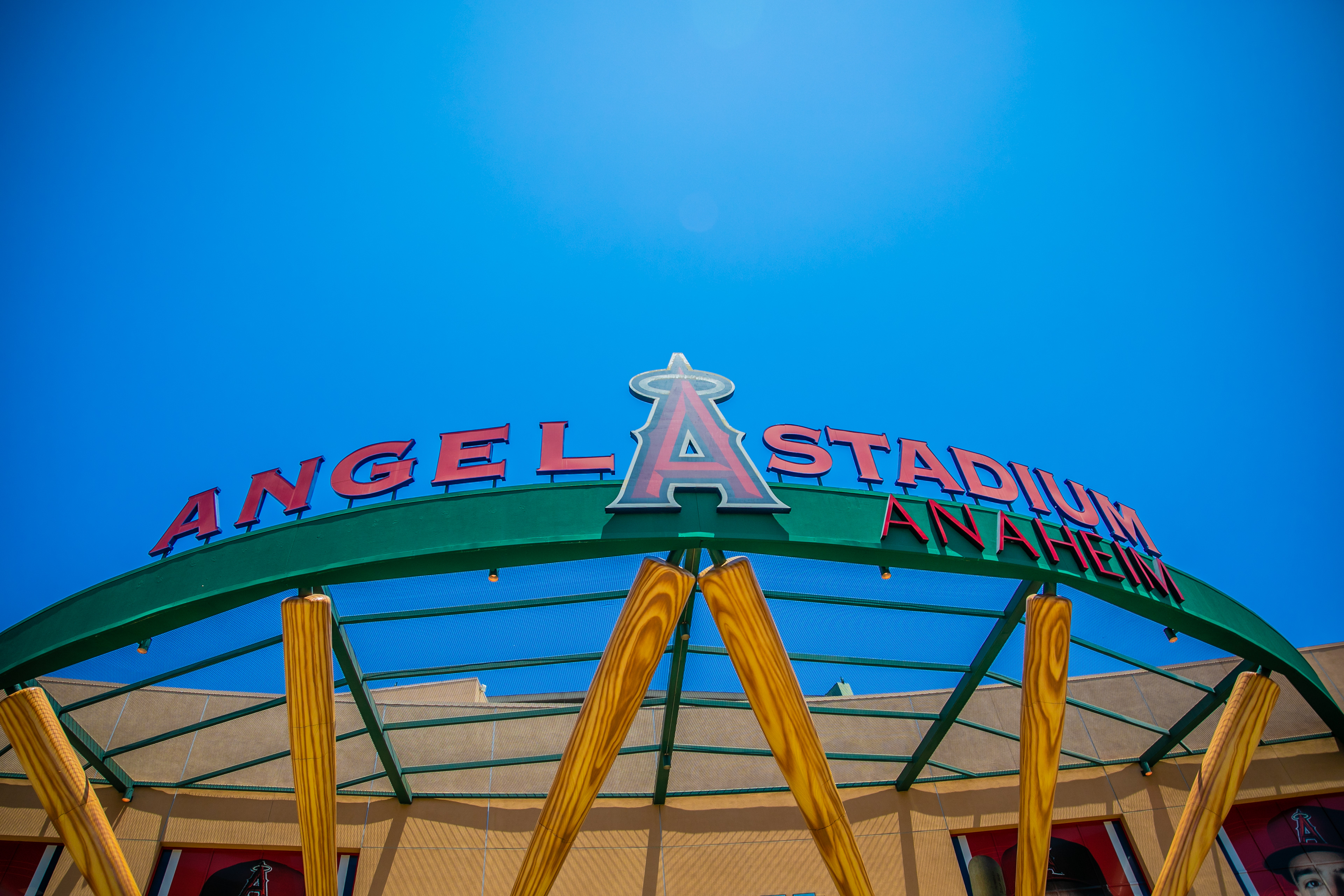 LA
