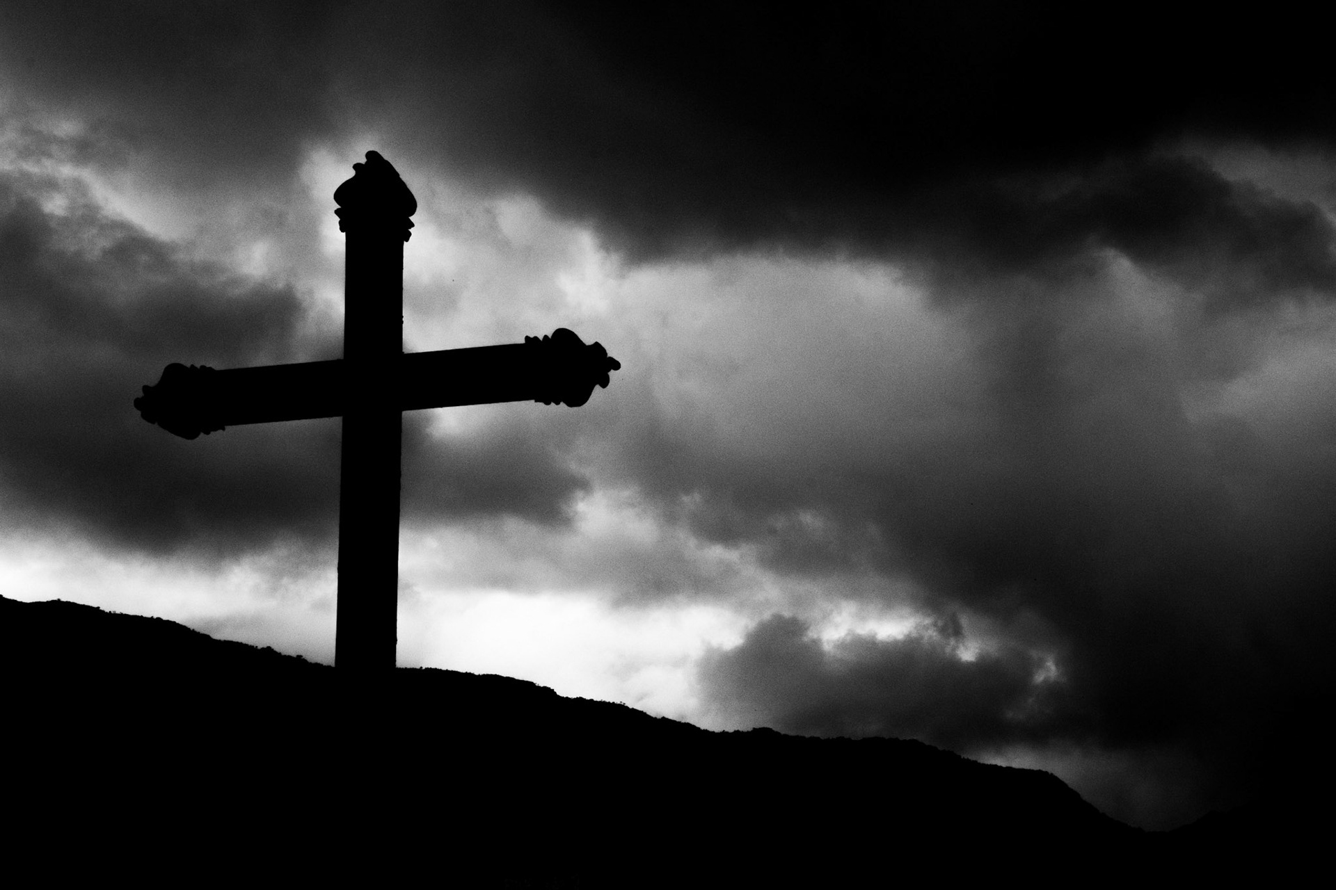 Cruz na igreja Matriz de Santo Antônio, em Tiradentes (MG) | Foto: Felipe Reis/Verum Fotojornalismo