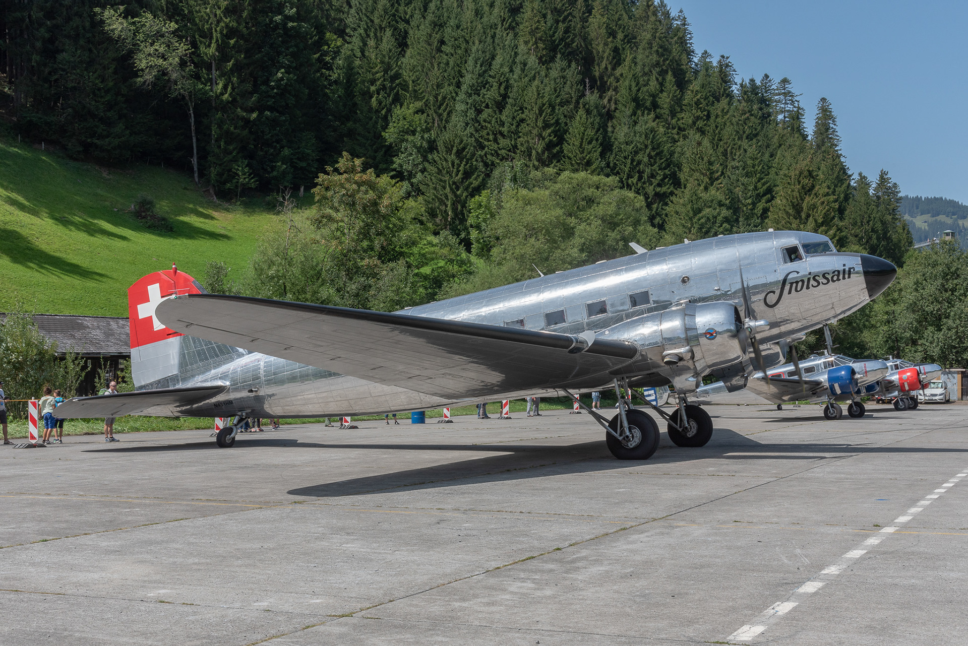 DC-3 der "Classic Formation"