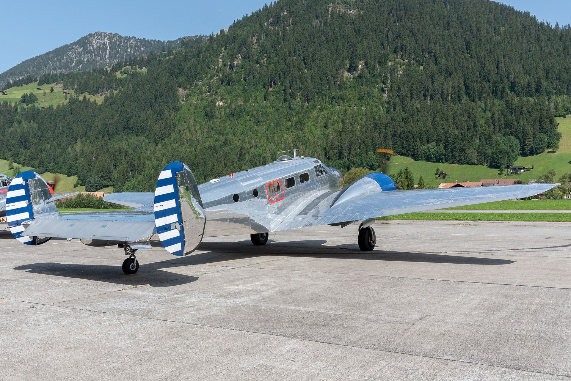 Beechcraft DS 18 S der "Classic Formation"