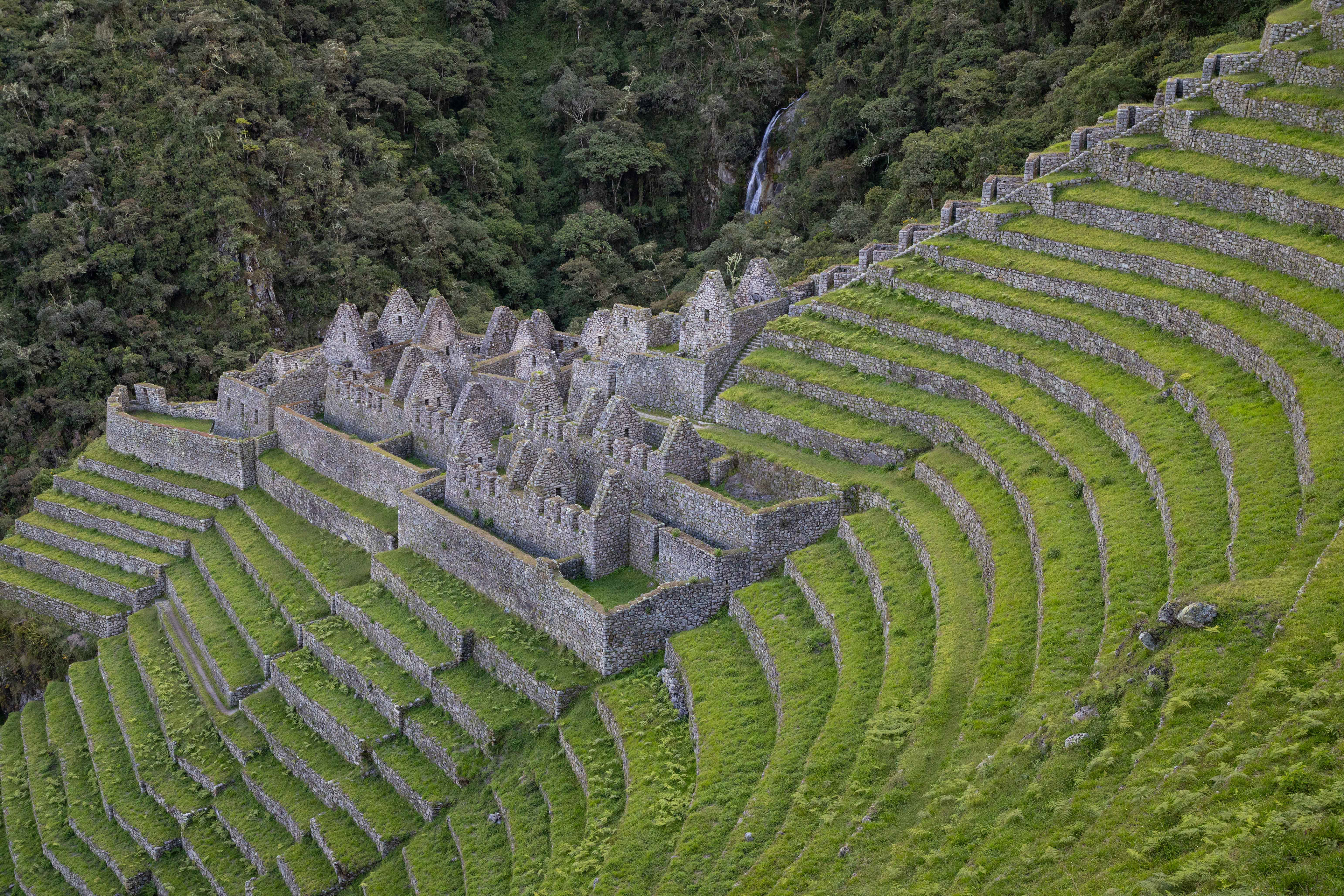 Wiñay Wayna Incan ruins off the Inca Trail. Aguas Calientes, Peru.