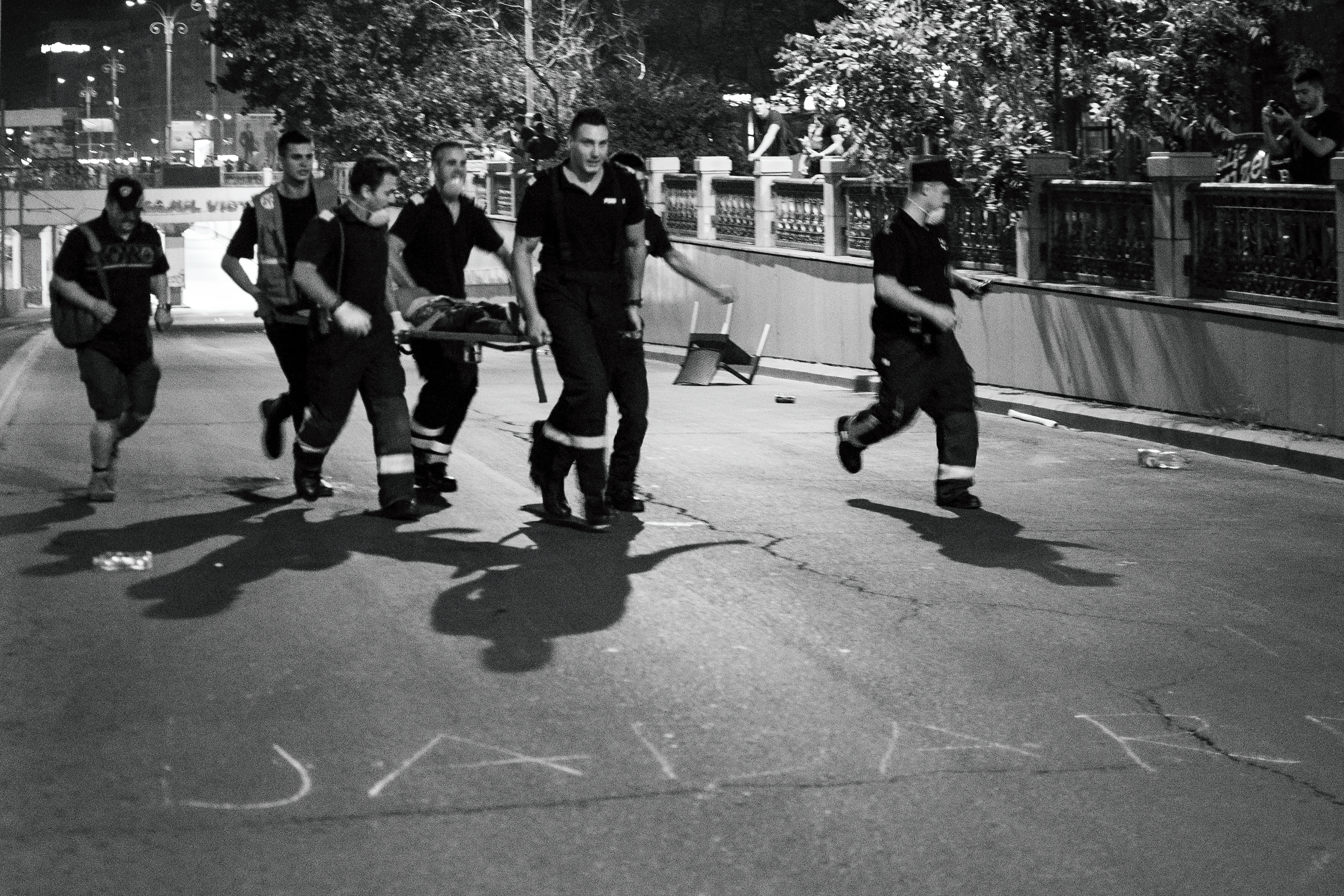 Protest, proteste 2018, bucuresti, romania, proteste bucuresti, zece august, protest 10 august 2018, protest la guvern, galerii de fotbal, ultrasi, smurd, piata victoriei
