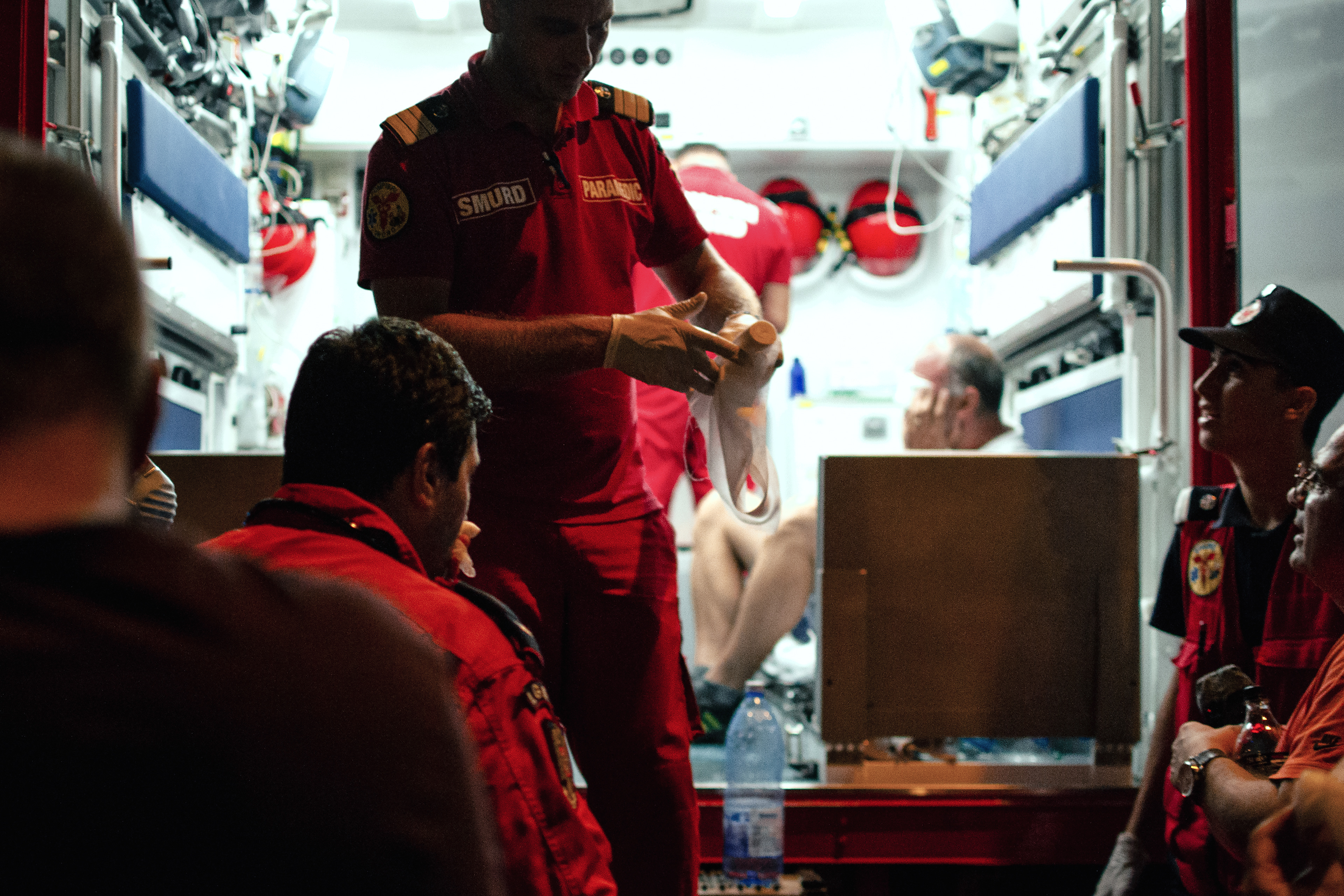Protest, proteste 2018, bucuresti, romania, proteste bucuresti, zece august, protest 10 august 2018, protest la guvern, galerii de fotbal, ultrasi, smurd, piata victoriei