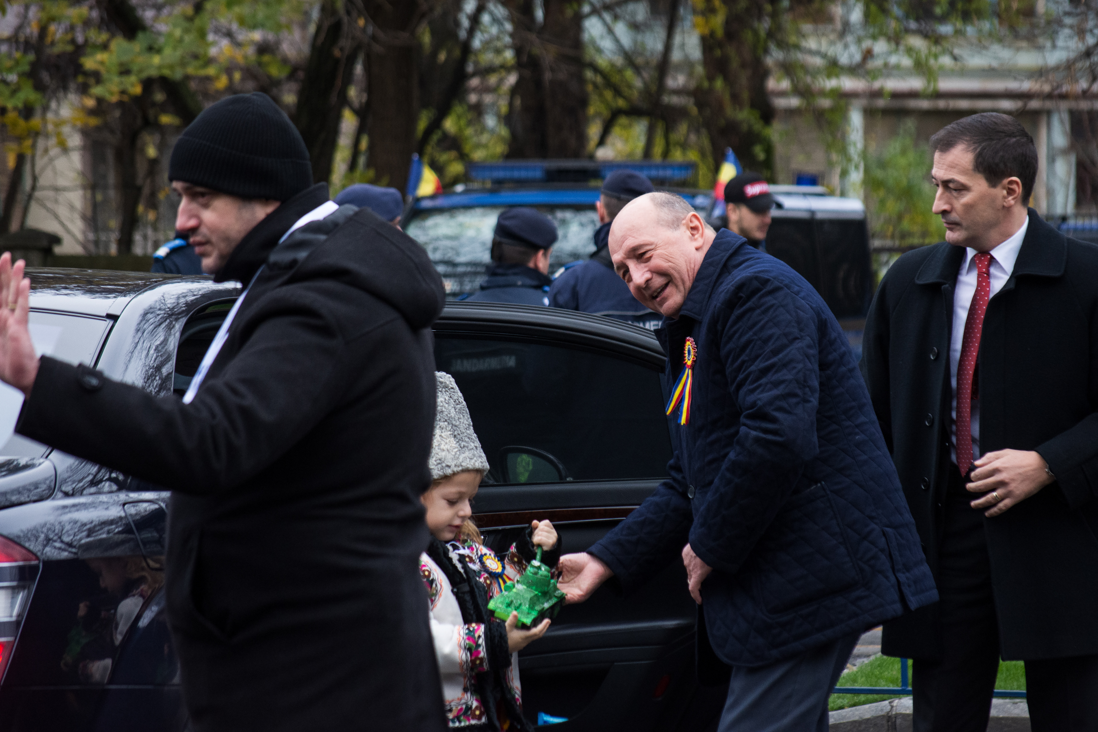 parada de 1 decembrie, arcul de triumf, 1 decembrie, traian basescu, presedintele traian basescu, bulevard inchis, trafic inchis, trafic bucuresti