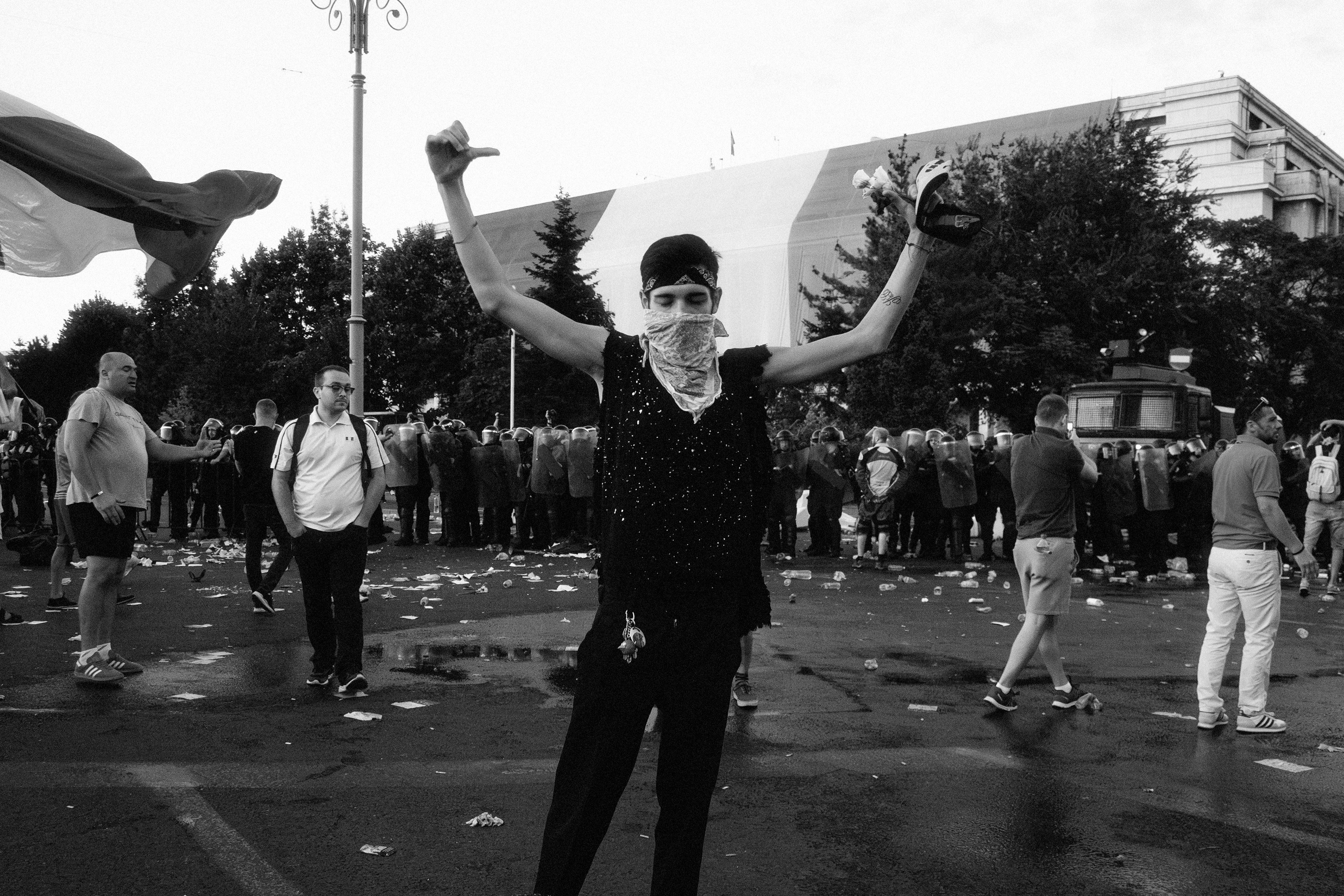 Protest, proteste 2018, bucuresti, romania, proteste bucuresti, zece august, protest 10 august 2018, protest la guvern, galerii de fotbal, ultrasi