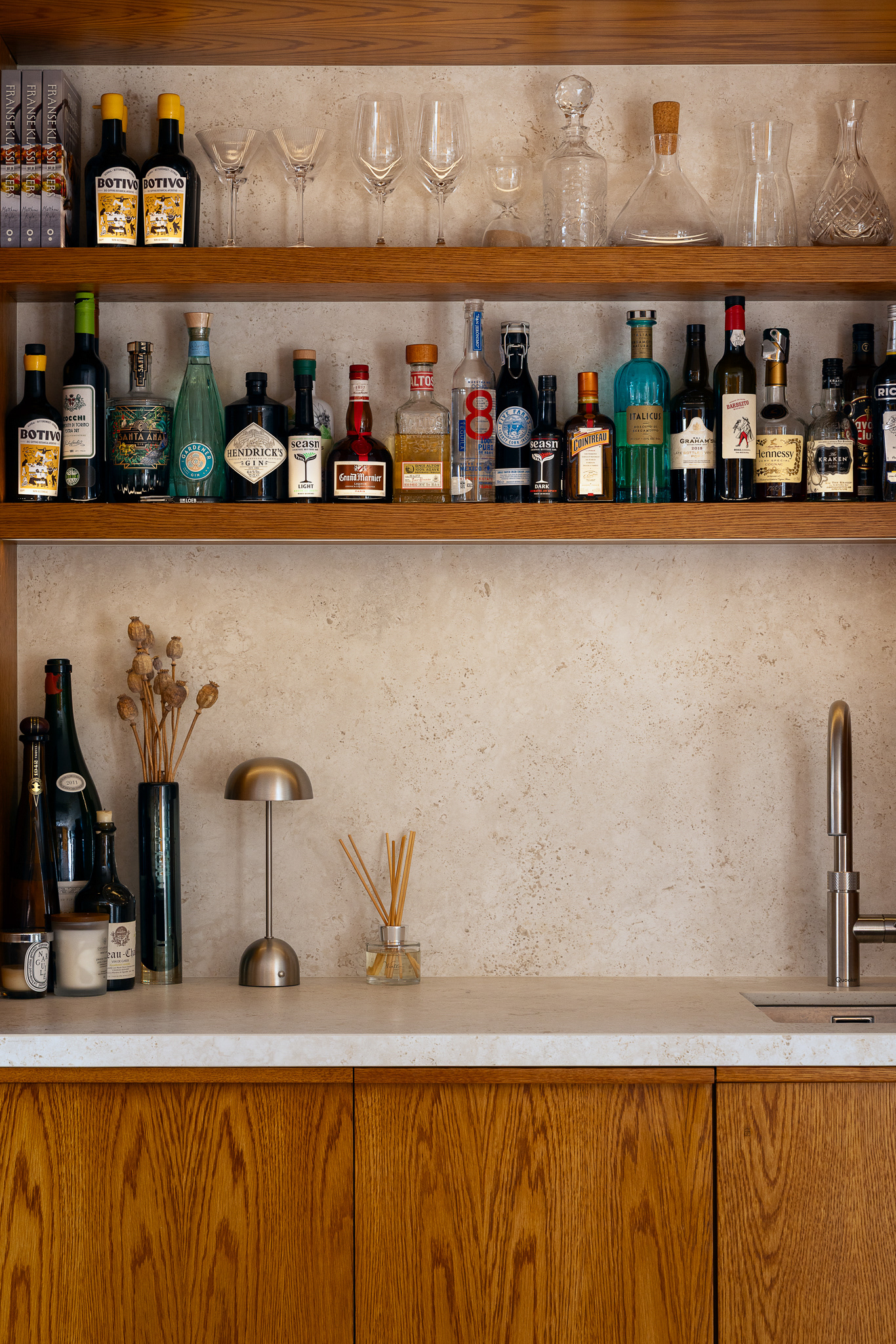Luxury entertaining space with bespoke joinery