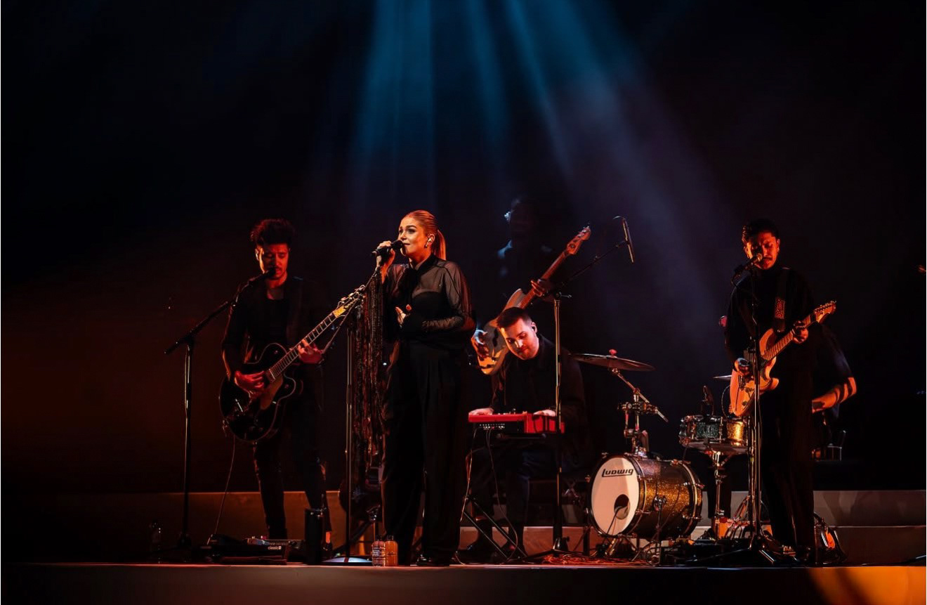 Roxeanne_Hazes_elinejosephinephotography