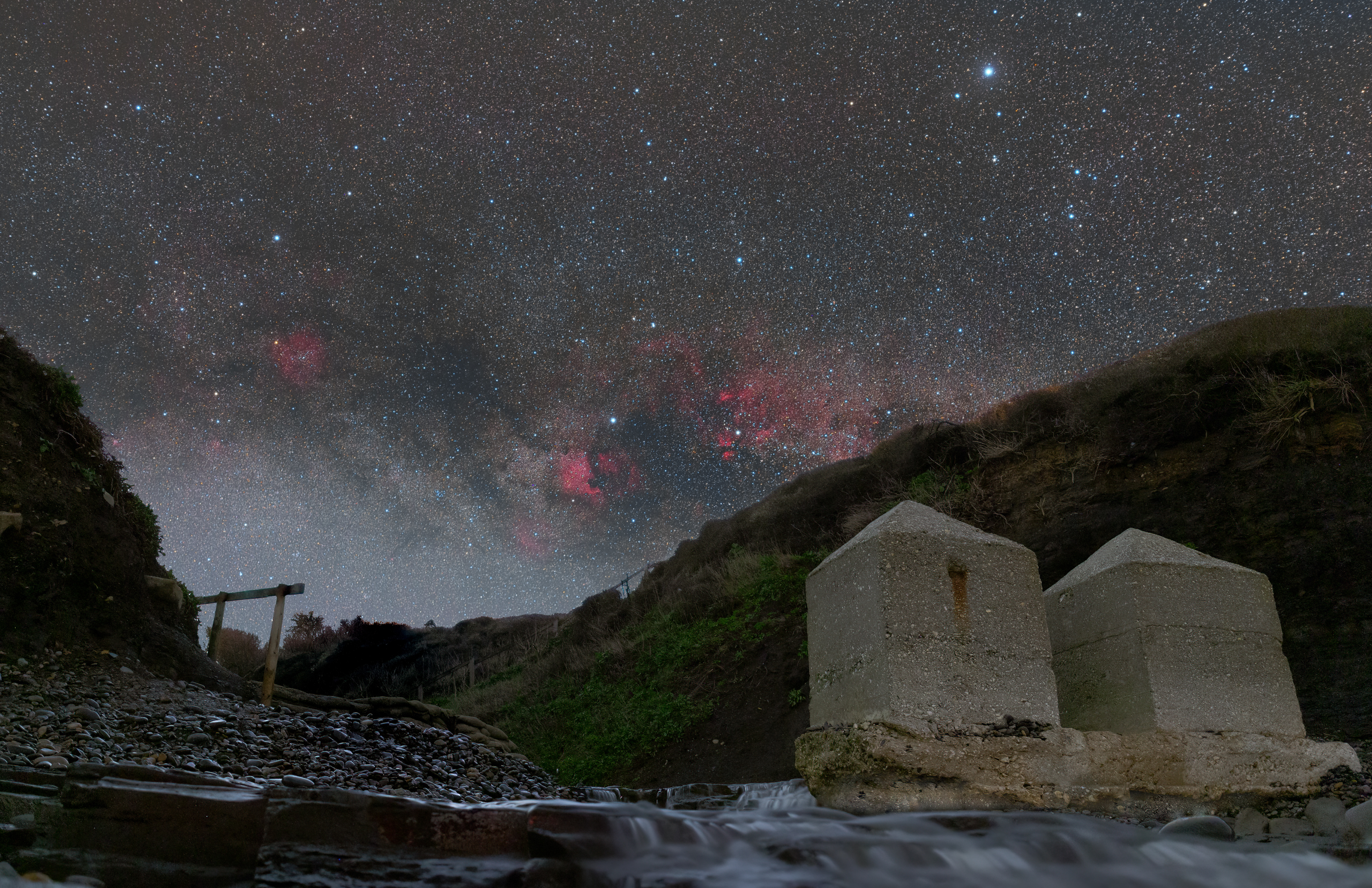Cygnus rising at Kimmeridge Bay