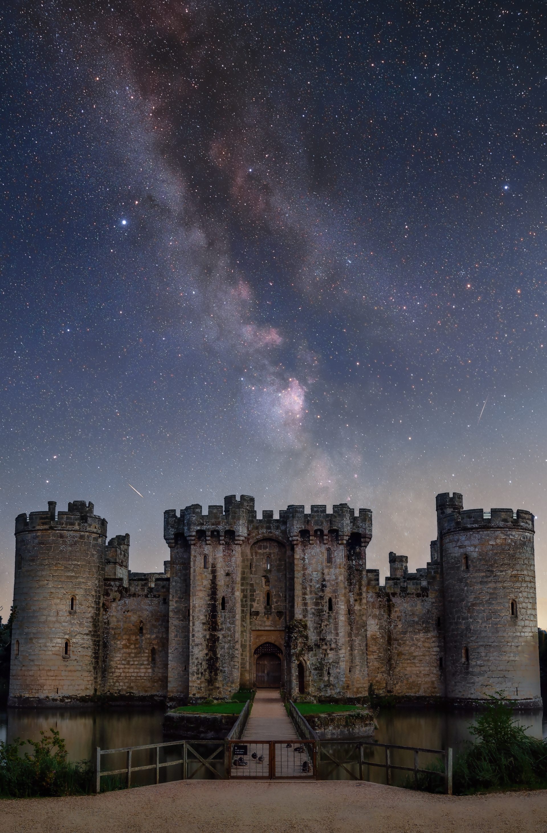 Bodiam Castle at night