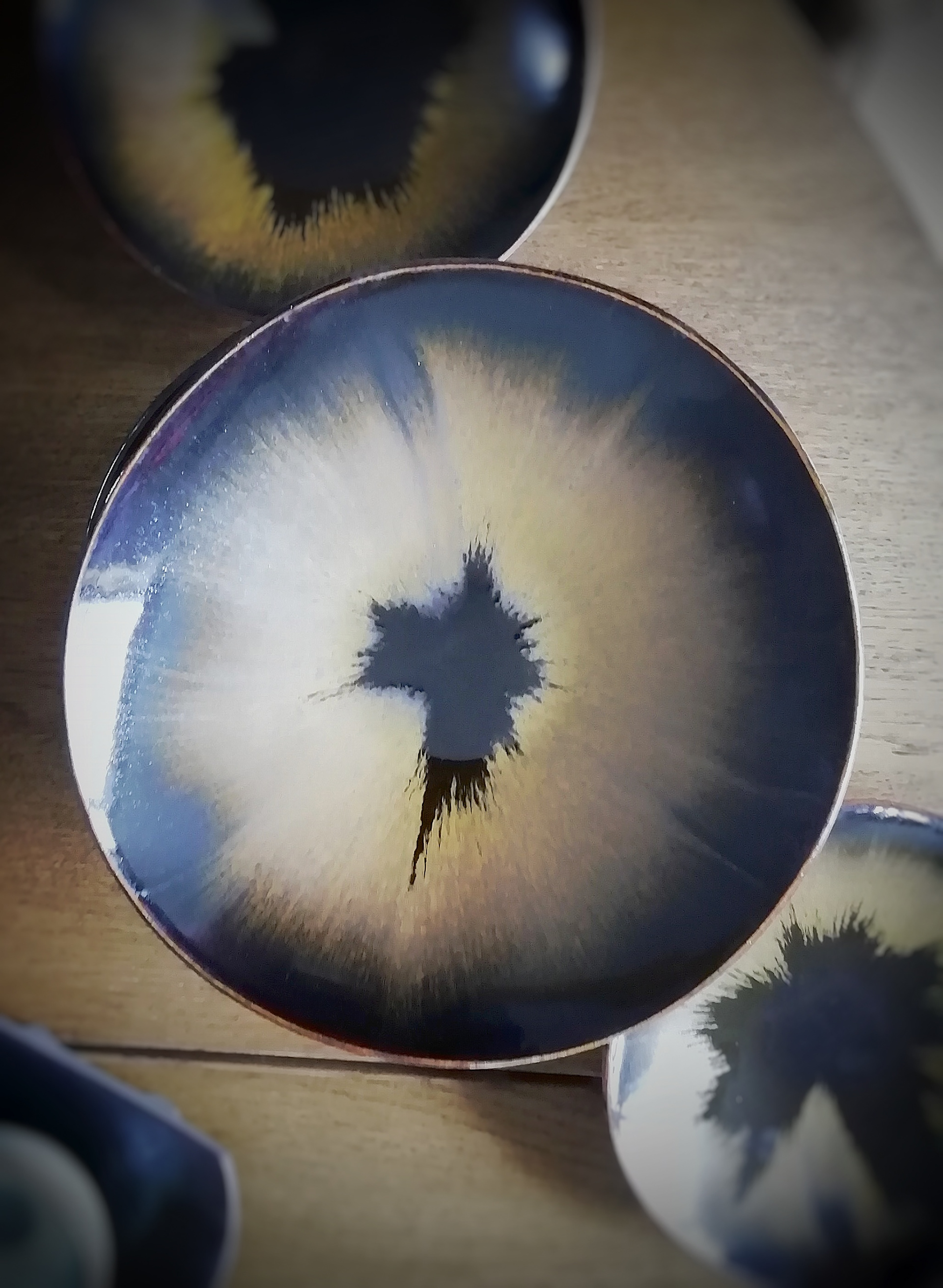 Assiette profonde "au regard perçant"